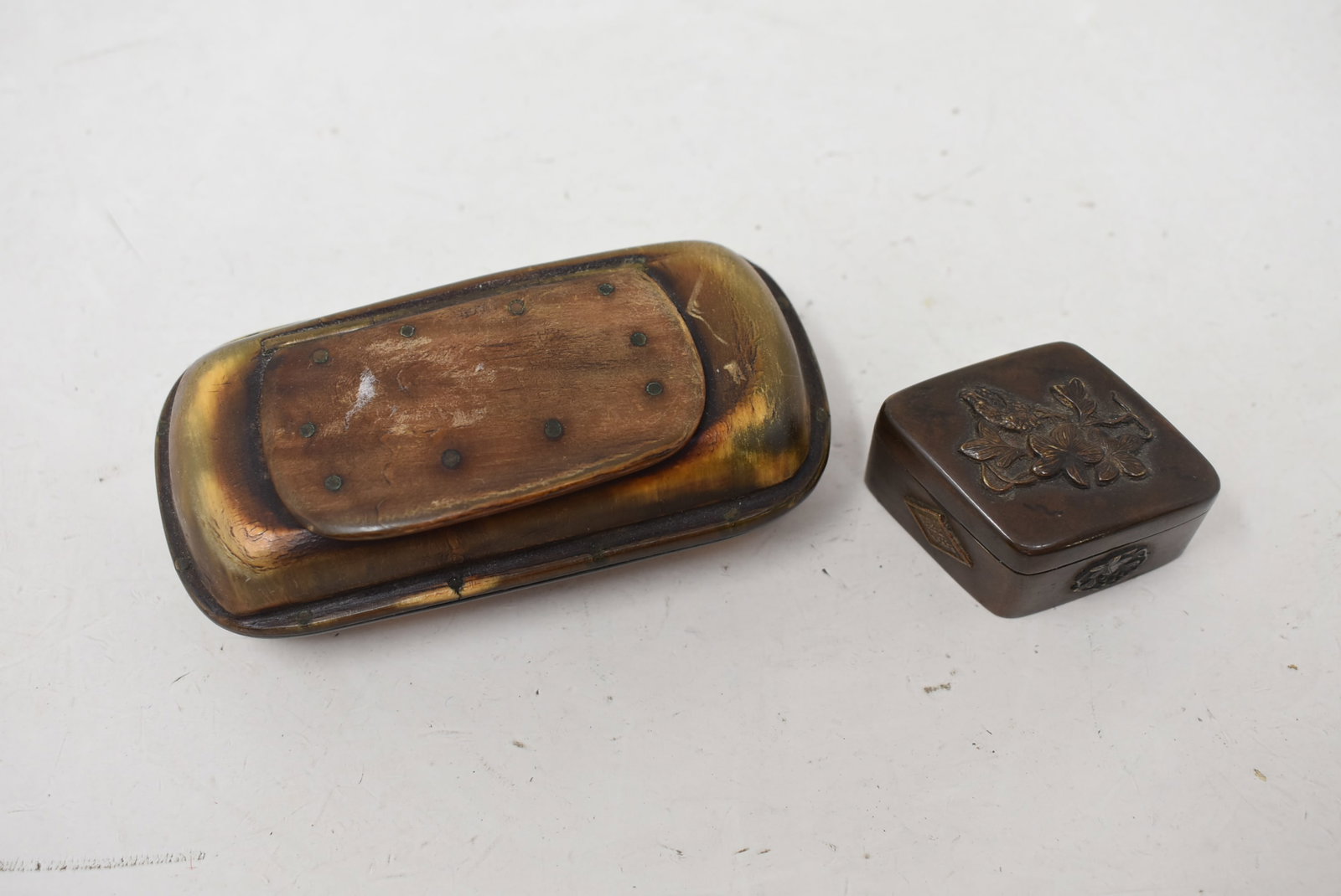 2 Vintage Small Snuff Boxes - 2