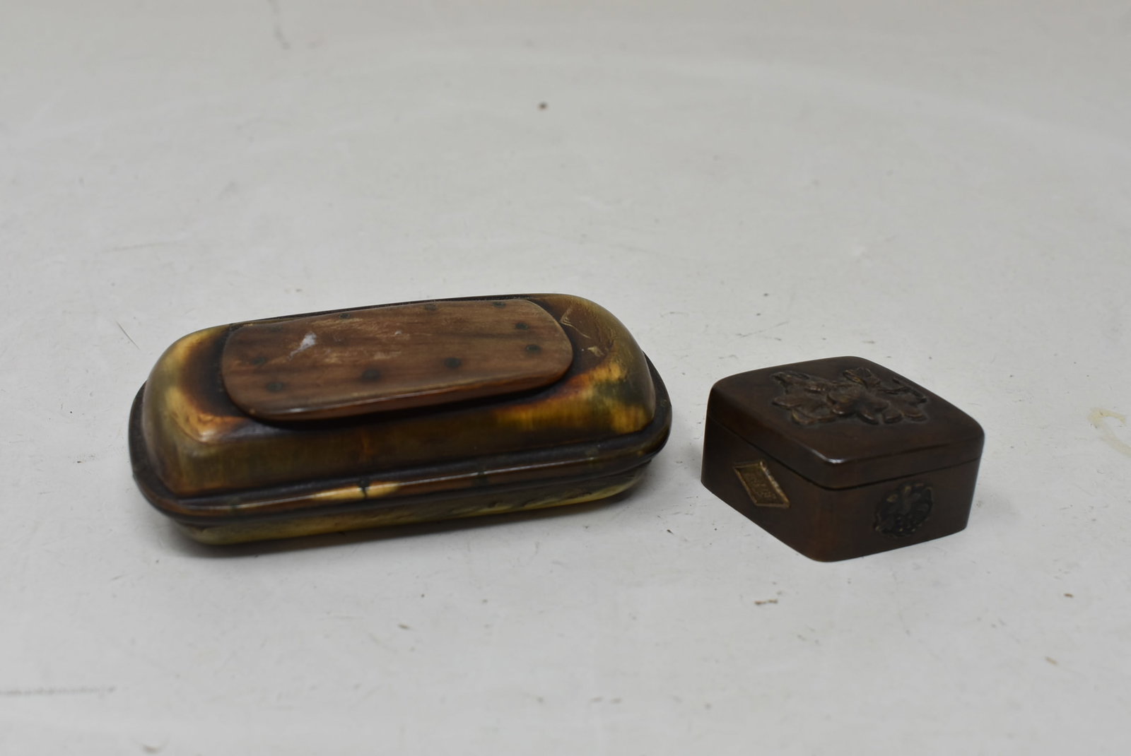 2 Vintage Small Snuff Boxes - 3