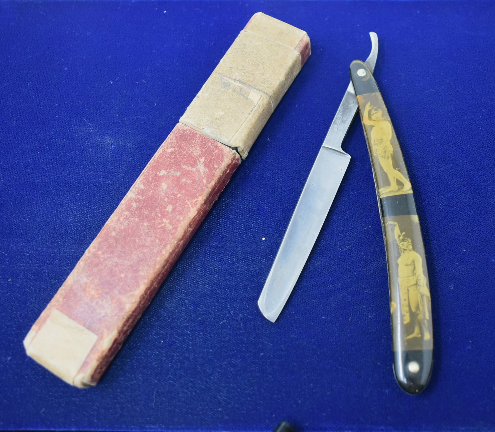 Vintage Burlesque Straight Razor (1 of 4)