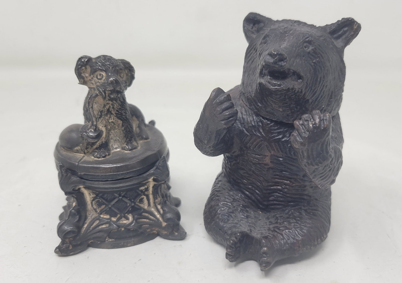 Lot of 2 Inkwells Bear & Dog Smoking (1 of 12)