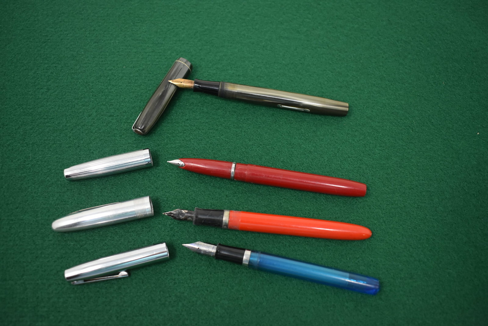 Lot of 4 Fountain Pens including Waterman with 14K Nib (1 of 5)