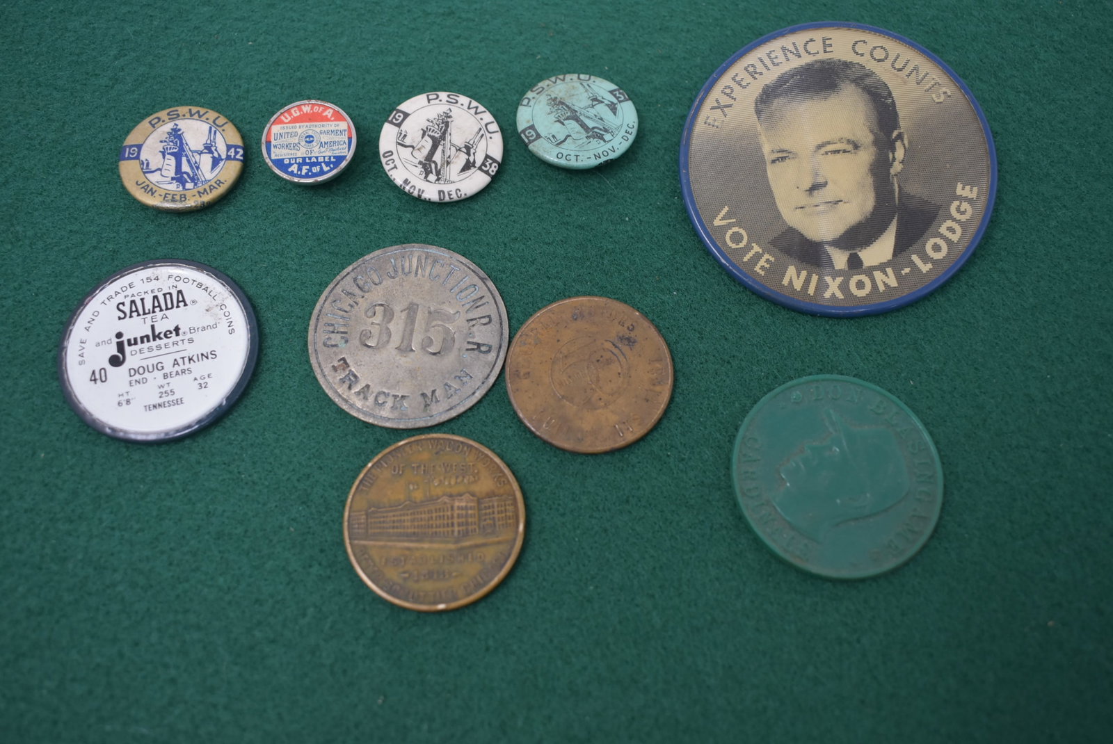 Fantastic Lot of Vintage Pins and Tokens (1 of 3)