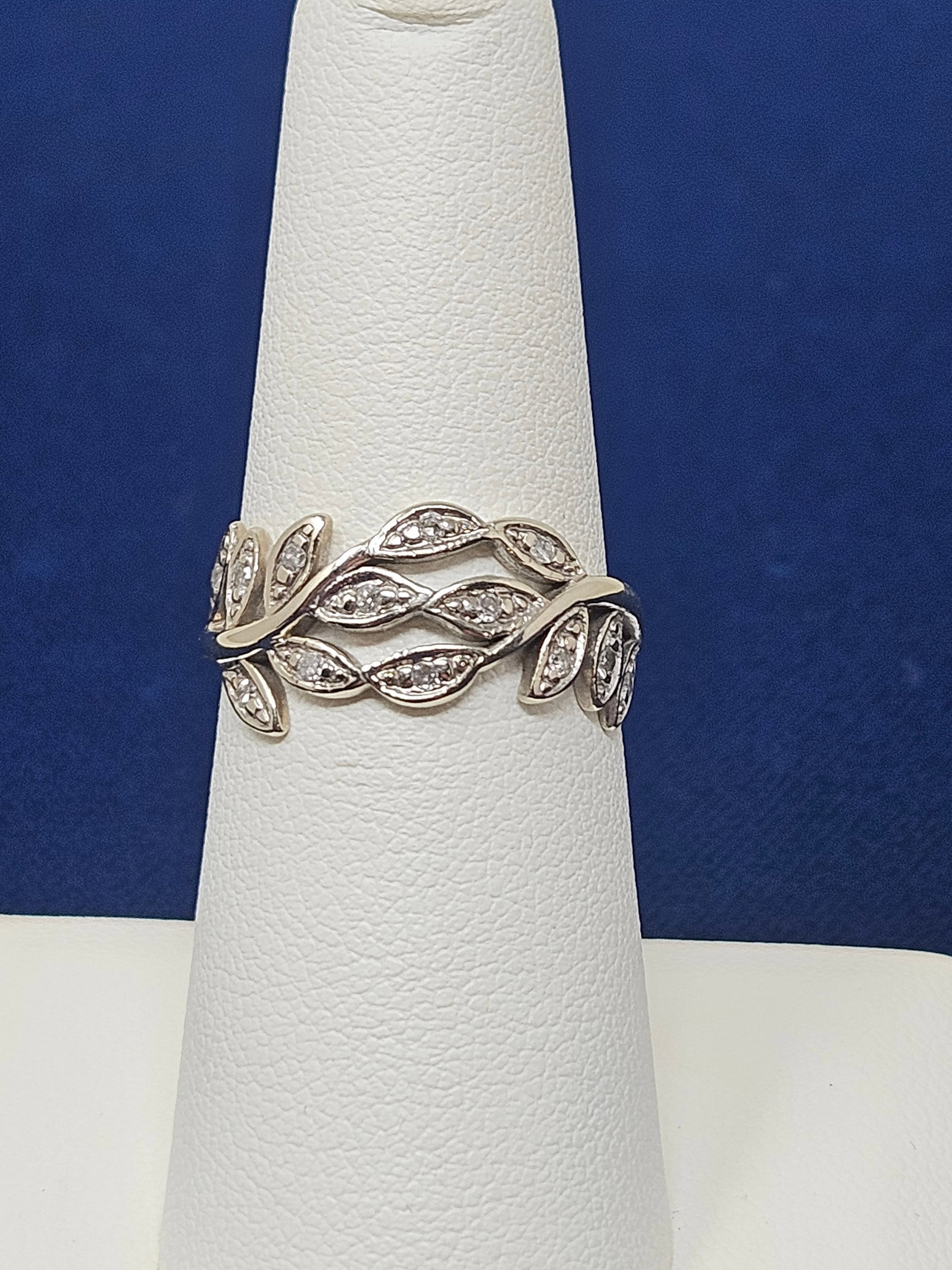 10K White Gold Laurel Leaf Band/Vine Ring (1 of 4)