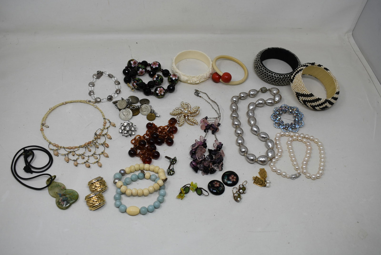 Nice Group of Wearable Costume Jewelry (1 of 5)