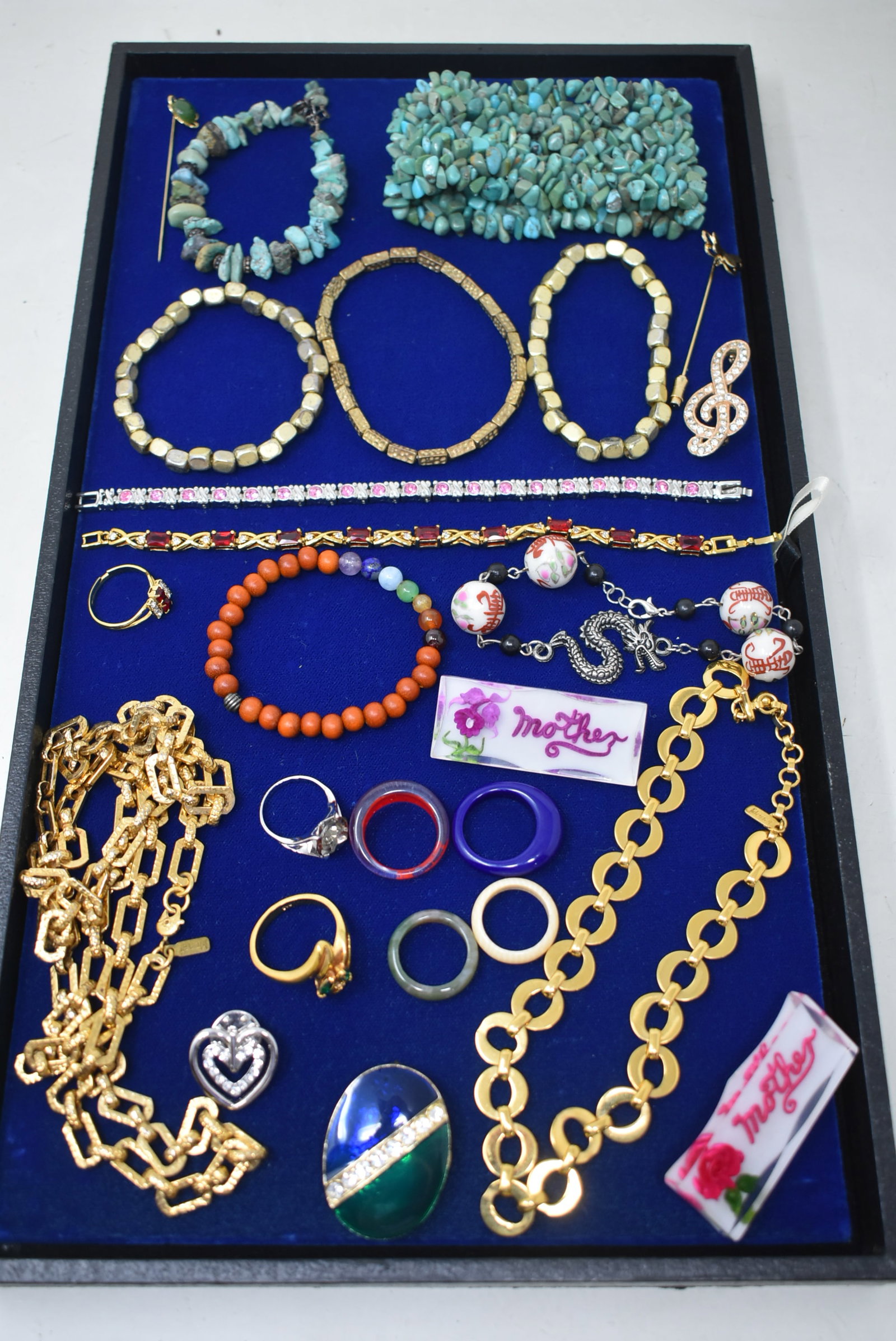 Nice Lot of Wearable Costume Jewelry (1 of 9)