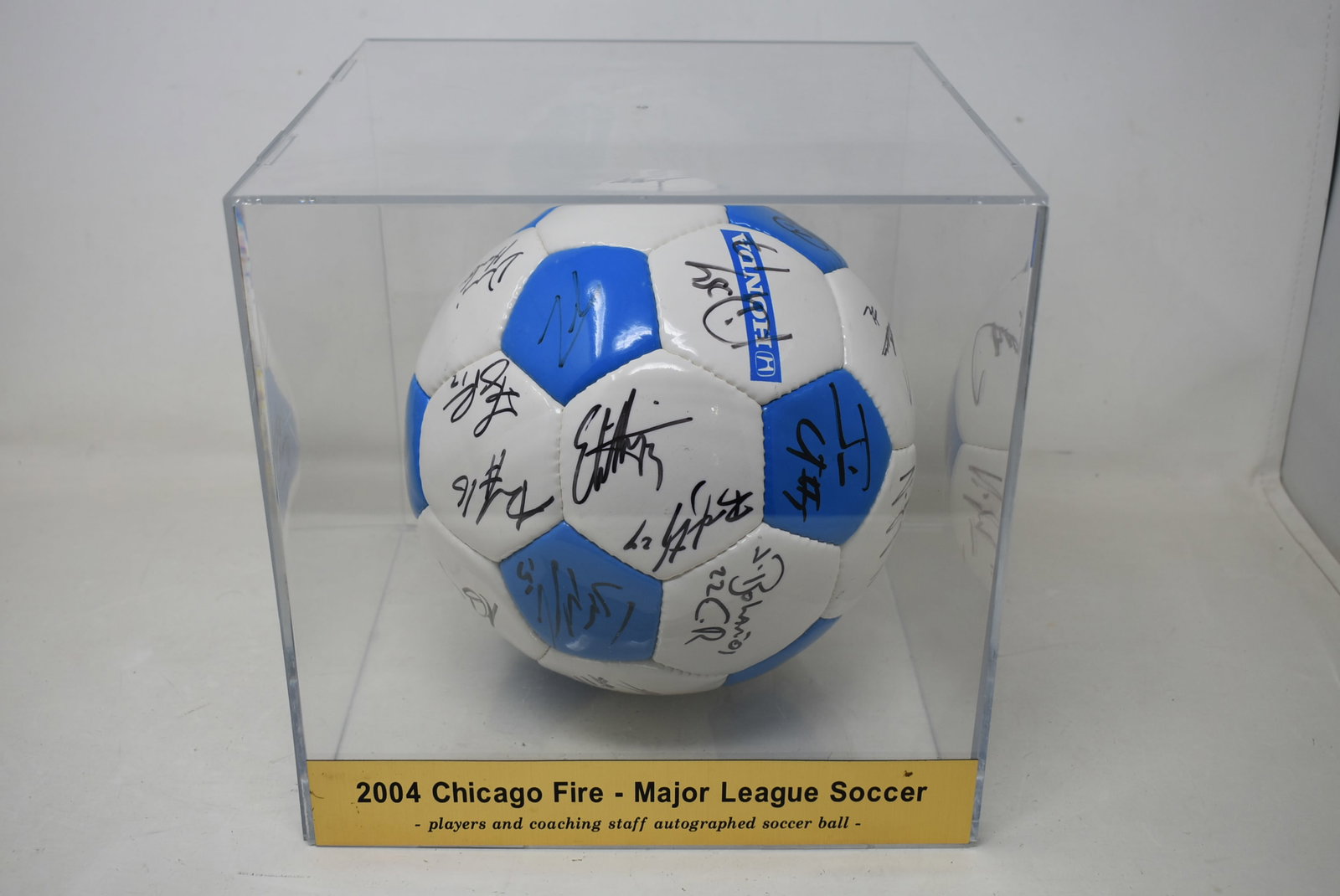 2004 Chicago Fire Team Autographed Soccer Ball in Display (1 of 4)