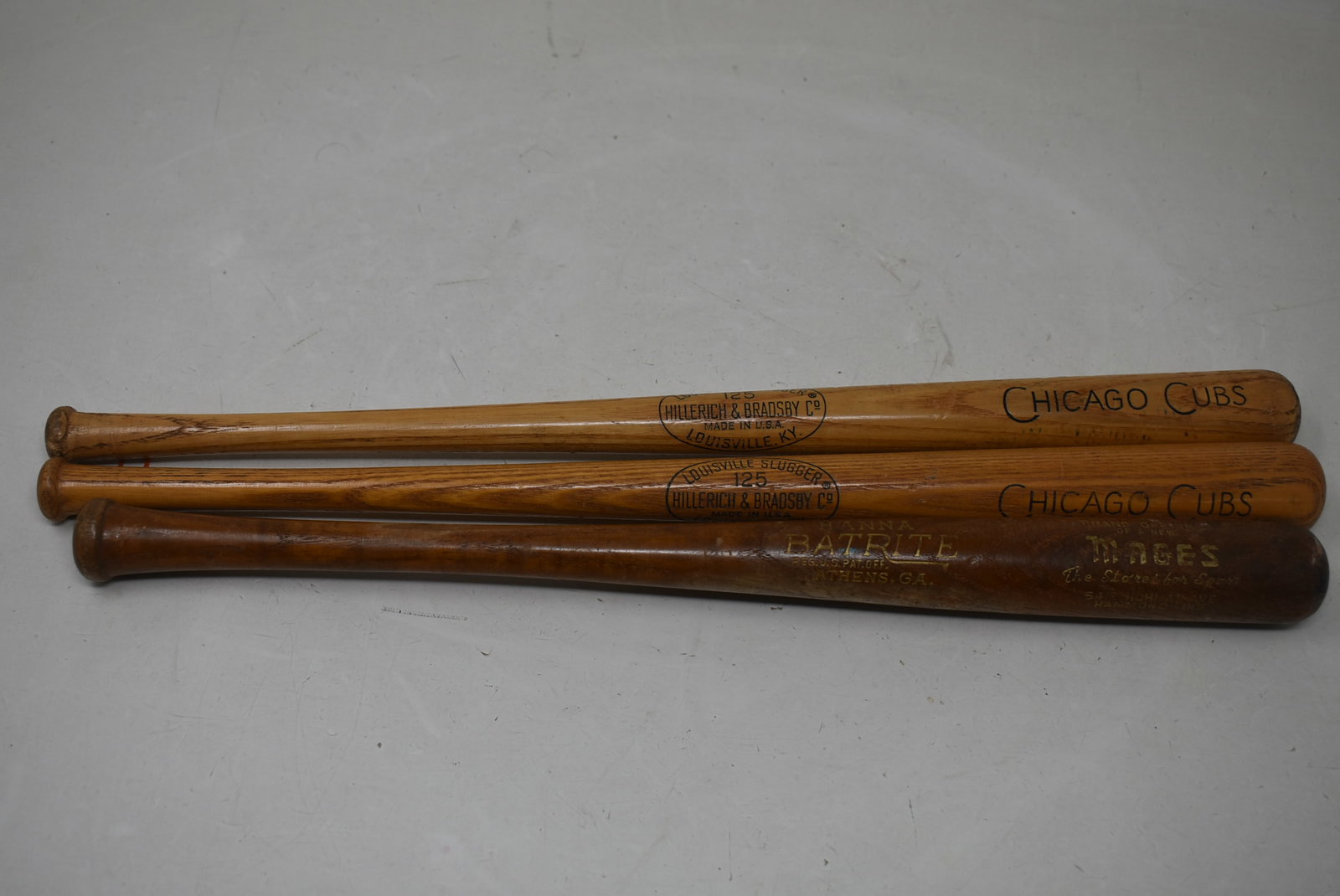 Lot of 3 Vintage Mini Baseball Bats Louisville Slugger Chicago Cubs (1 of 5)