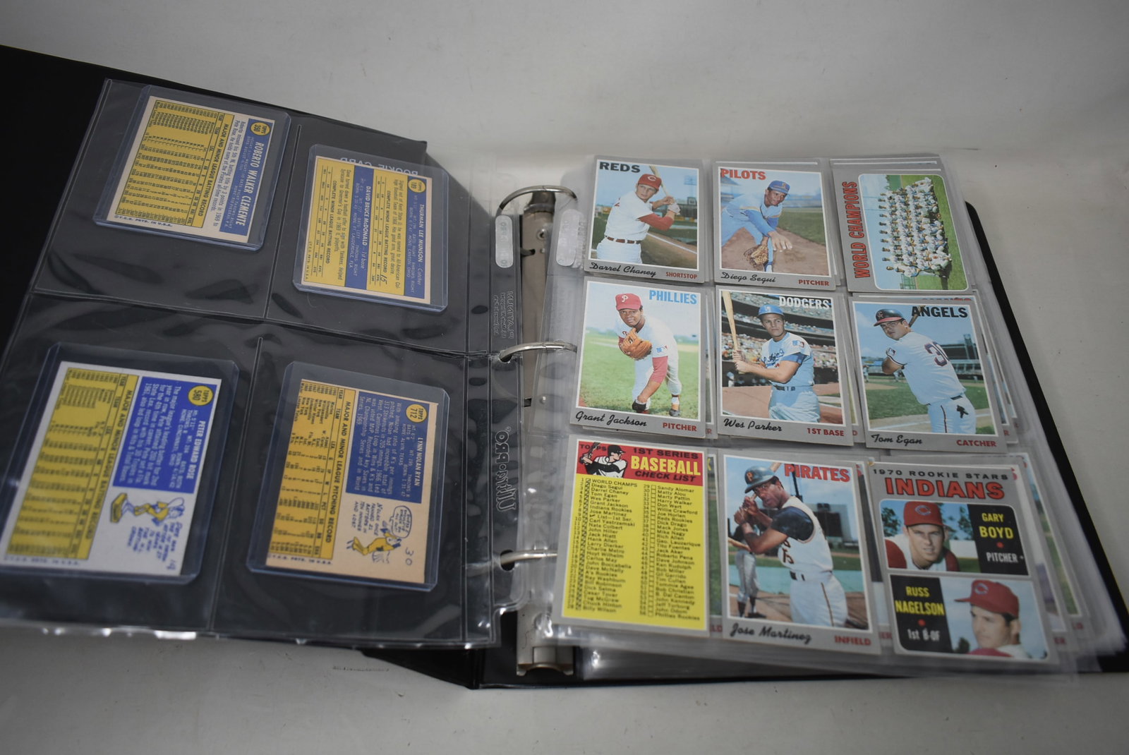 1970 TOPPS Baseball Card Set (1 of 12)