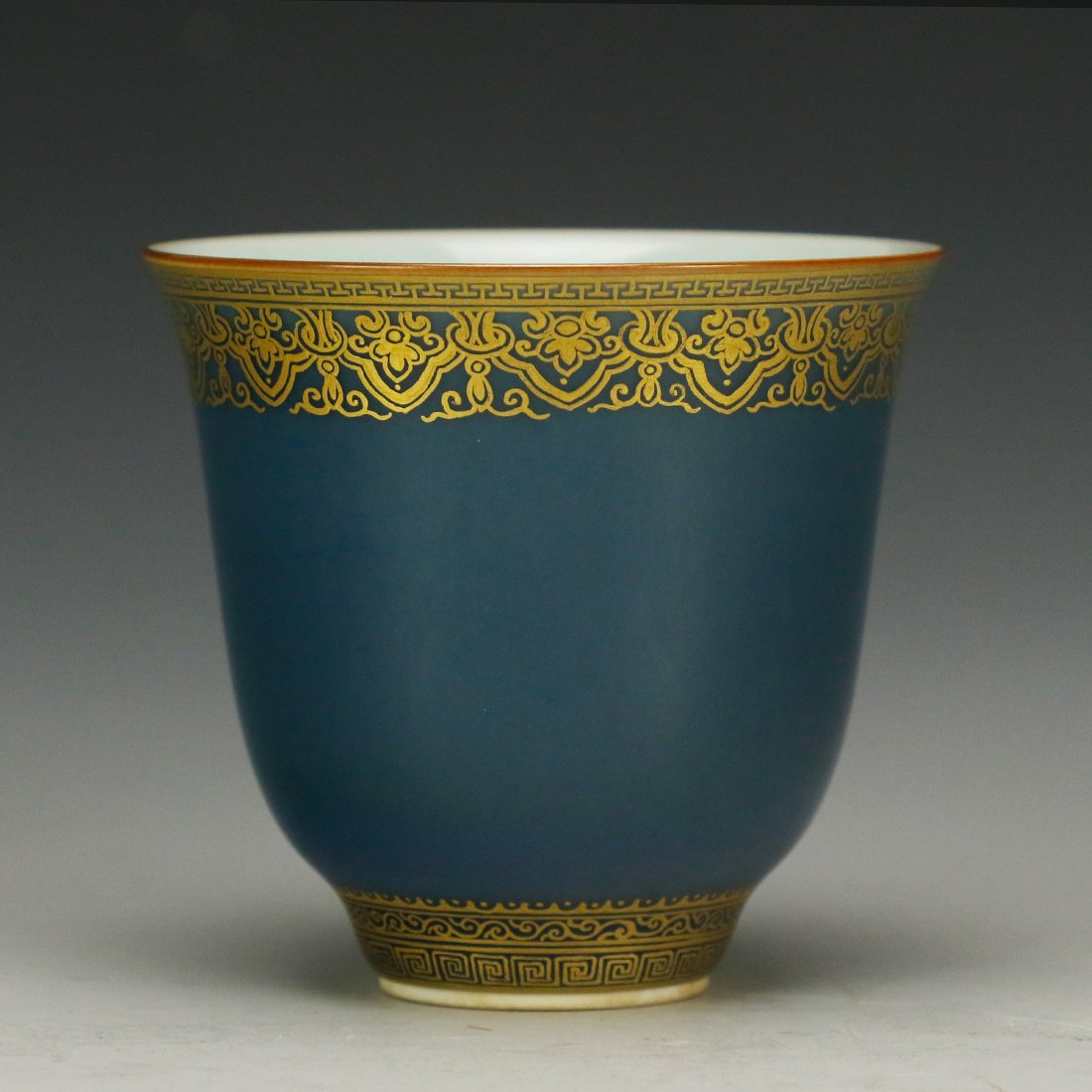 24K gold ceramic tea cup, made in Jingdezhen,China: Since 18 Century.24K gold ceramic tea cup, made in Jingdezhen,China.24K gold is used as pigment to draw on porcelain.
