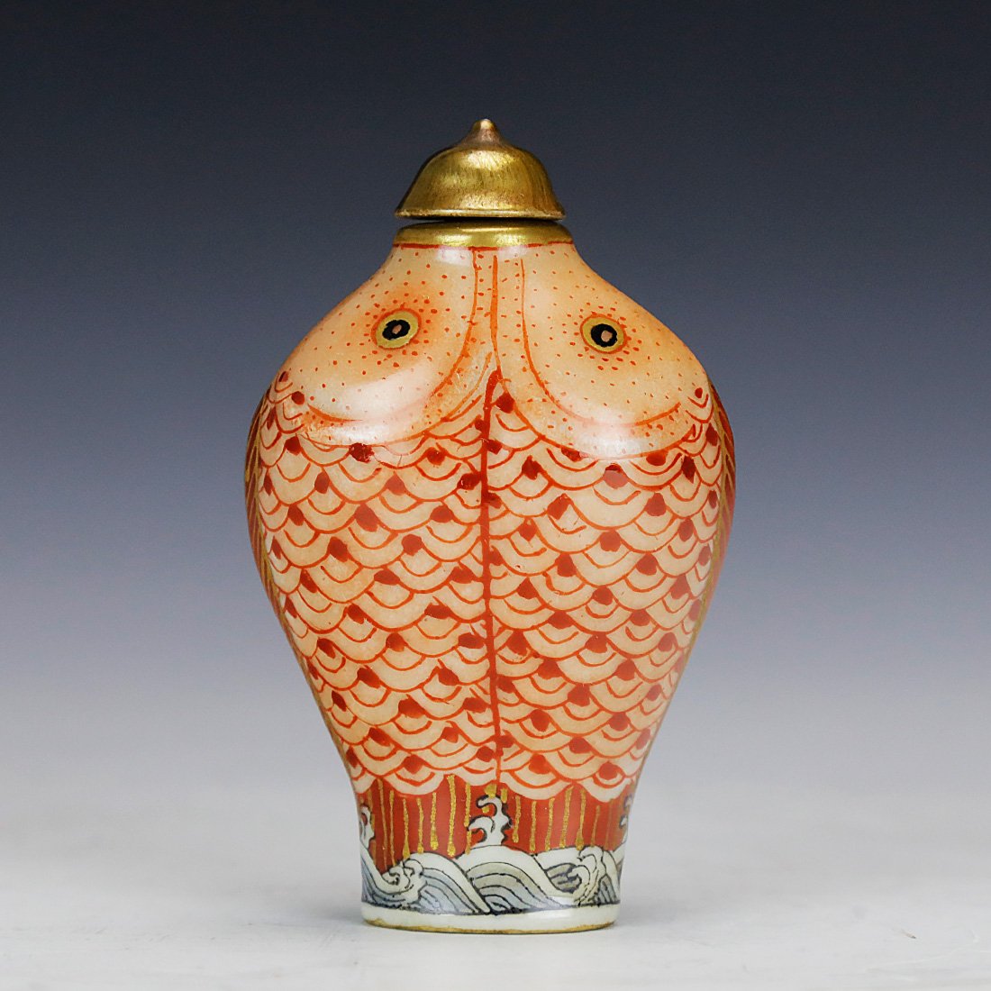 Qianlong ceramic snuff box Hand painted gold 18 century (1 of 8)