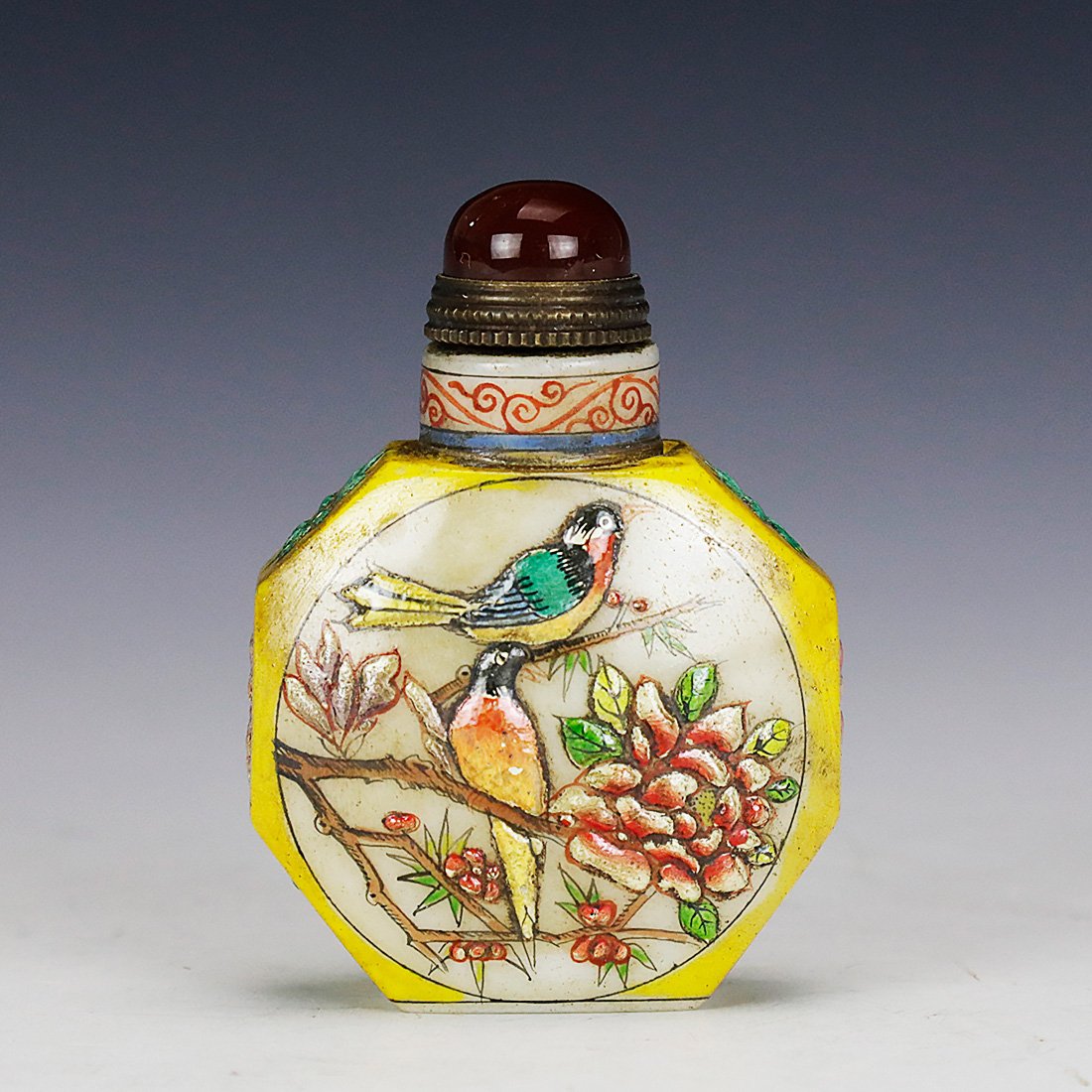Qianlong handmade ceramic snuff bottle , 18 century (1 of 7)