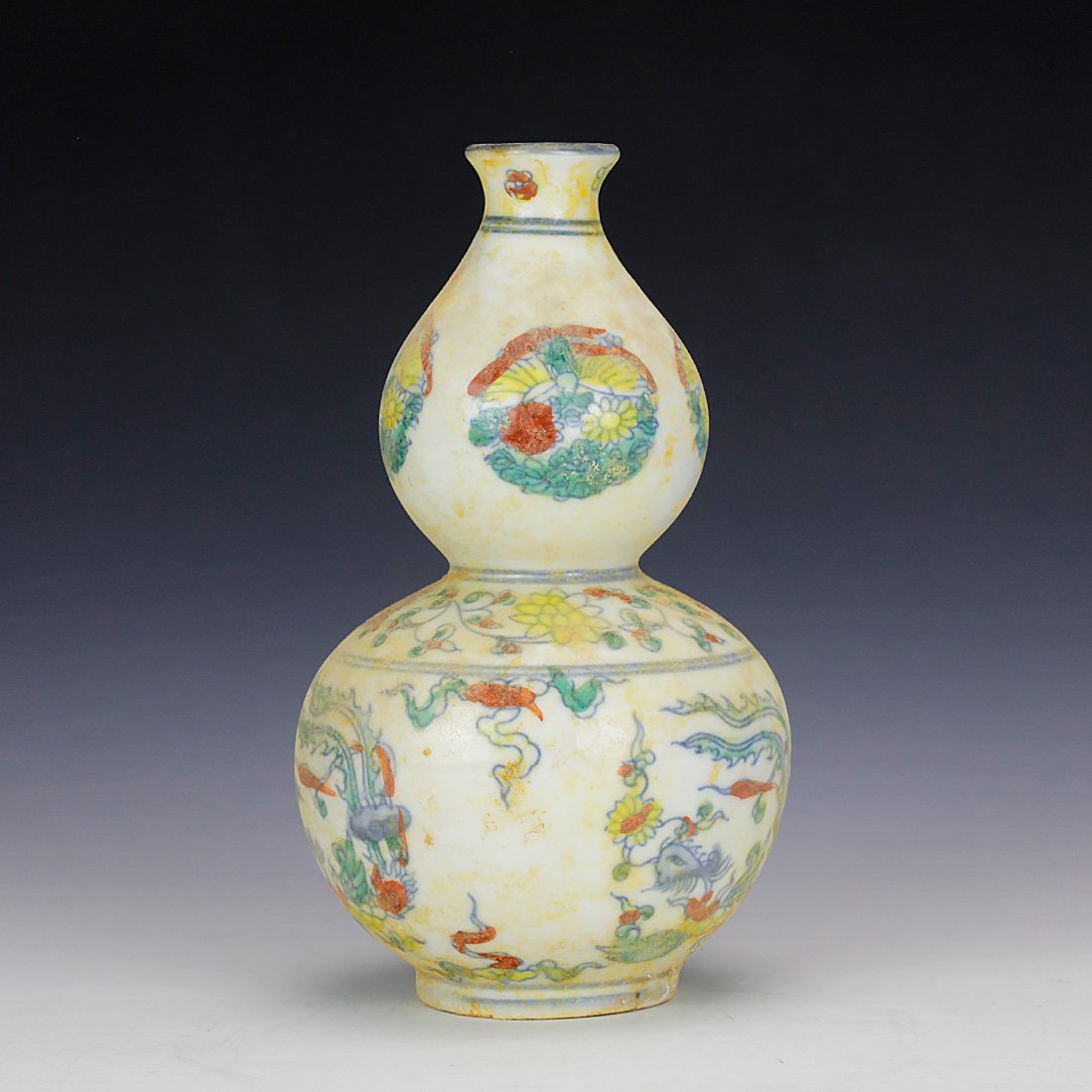 Ming Dynasty multicolored ceramic vase ,15 century