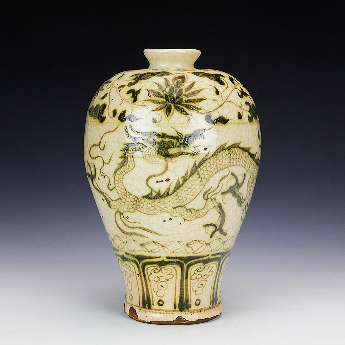 14 Century blue and white hand painted ceramic ， (1 of 8)