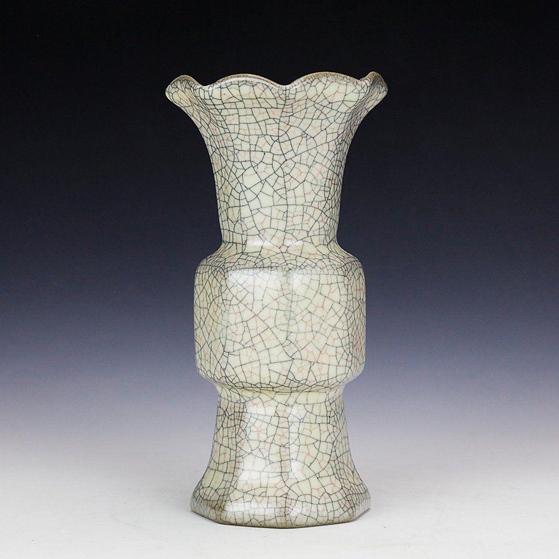 China's Song Dynasty ceramic vases,1013 Century