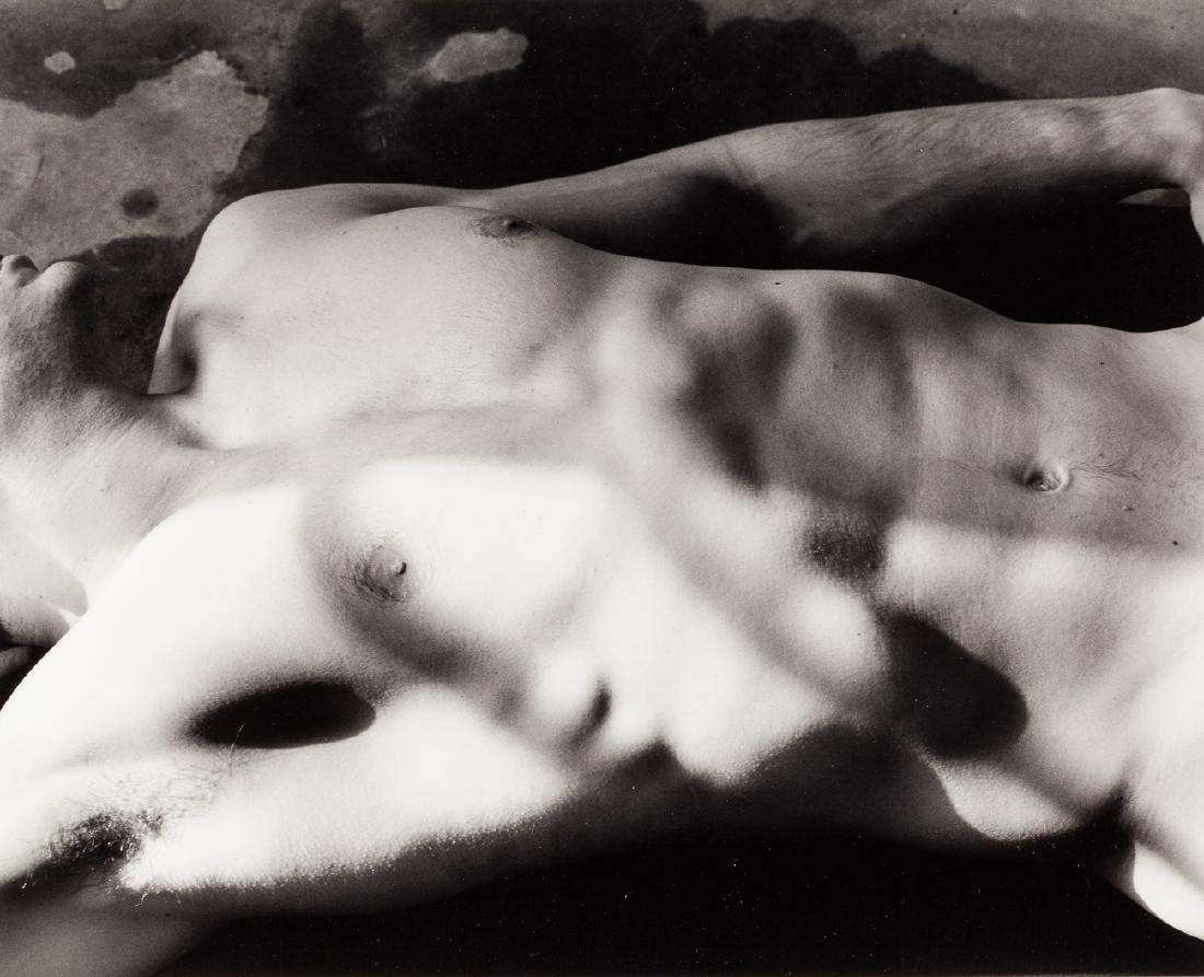 FRITZ SIMAK (* 1955): ‘Martin I’ 2005 Gelatin silver print, selenium toned 23,8 x 29,5 cm Signed, titled and numbered by the photographer on the reverse, photographer's stamp on the reverse, edition no. 4/22 The buyers