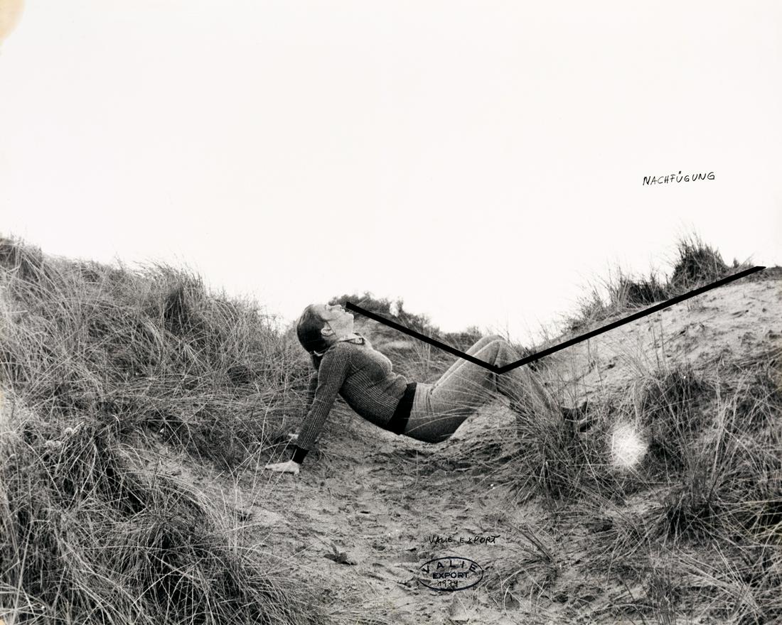 VALIE EXPORT (* 1940): VALIE EXPORT (* 1940) | ‘Nachfügung’ (from the series ‘Körperkonfigurationen‘), 1974 | Vintage silver print manipulated with acrylic paint | Size: 38 x 52,5 cm | Sign