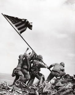 JOE ROSENTHAL (1911–2006): JOE ROSENTHAL (1911–2006) | Raising the Flag on Iwo Jima, Japan 1945 | Gelatin silver print, printed in the 1950s, single-weight glossy paper, in very good condition 21 x 16,5 cm Archive stamp &