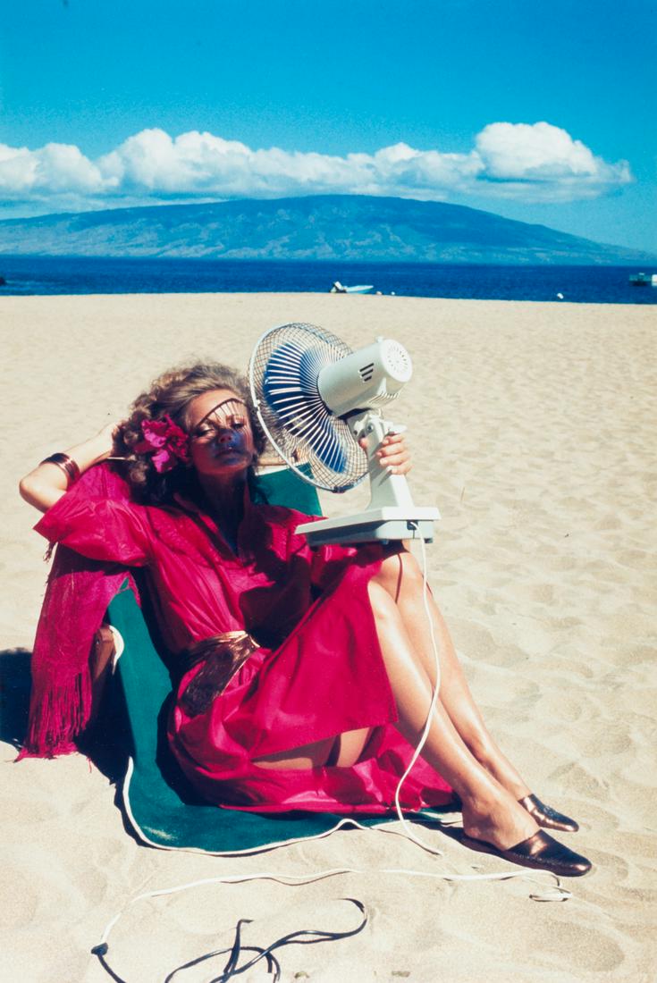 HELMUT NEWTON (1920–2004): HELMUT NEWTON (1920–2004) | Cheryl Tiegs for ‘Vogue’, Hawaii 1974 | Chromogenic print, Kodak Endura RC paper, in perfect condition 34,1 x 22,7 cm Stamped “Copyright Vogue Studi