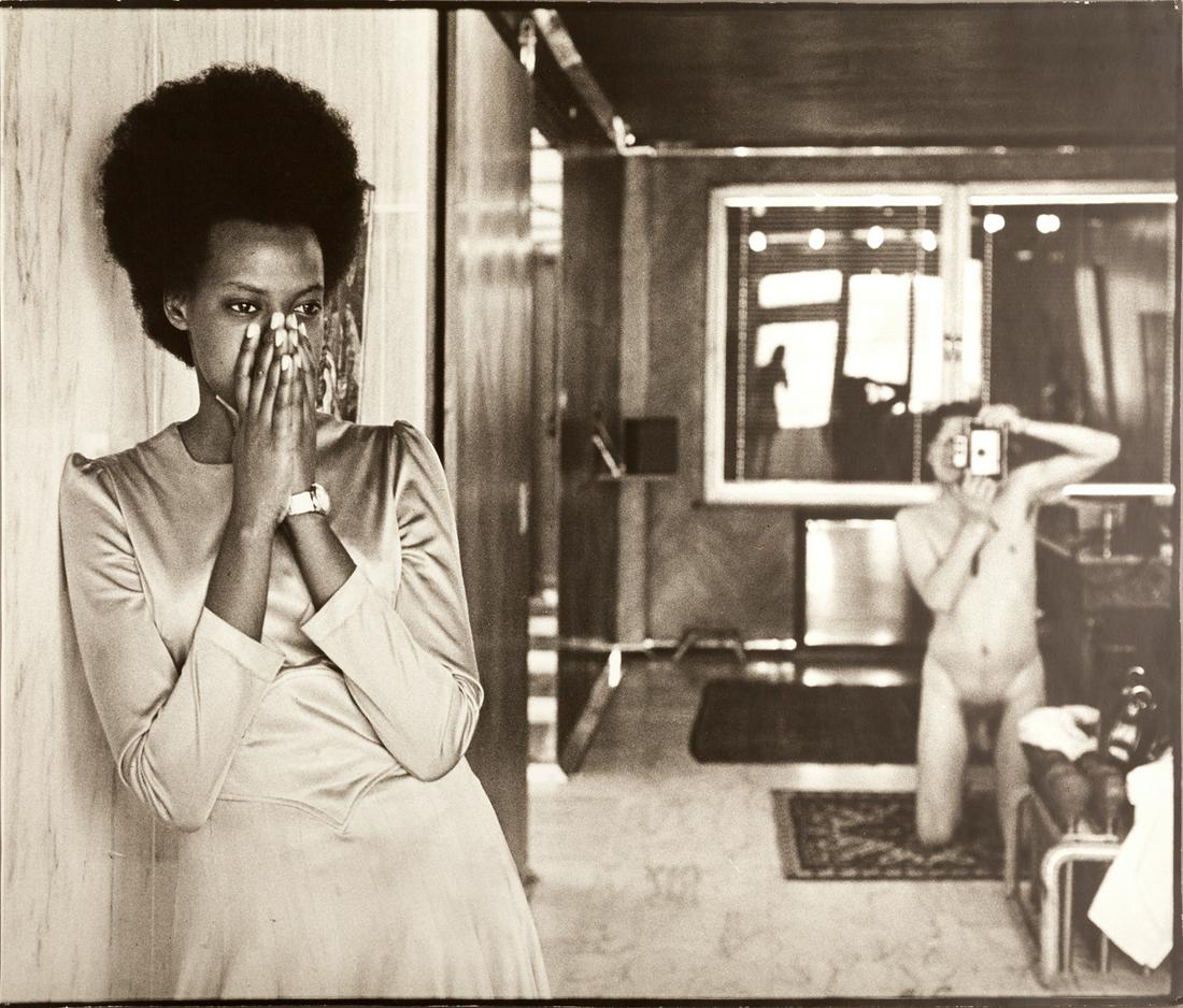 FRIEDL KUBELKA-BONDY (*1946): FRIEDL KUBELKA-BONDY (*1946) | Franz-Josefs-Kai 33 (Hans Neuffer's apartment), Vienna 1971 Image Size: 54 x 64 cm English: Gelatin silver print, printed in the 1980s on double-weight semi-matte paper,