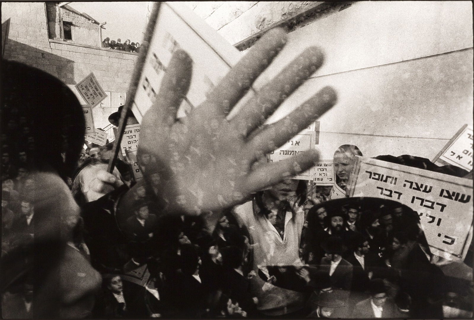 MICHA BAR-AM (*1930): MICHA BAR-AM (*1930) | Orthodox demonstration, Jerusalem, Israel 1967 Image Size: 38 x 56,5 cm English: *Fully Taxed. Gelatin silver print, printed in 1989 by Glen Brent, London on double-weight semi-