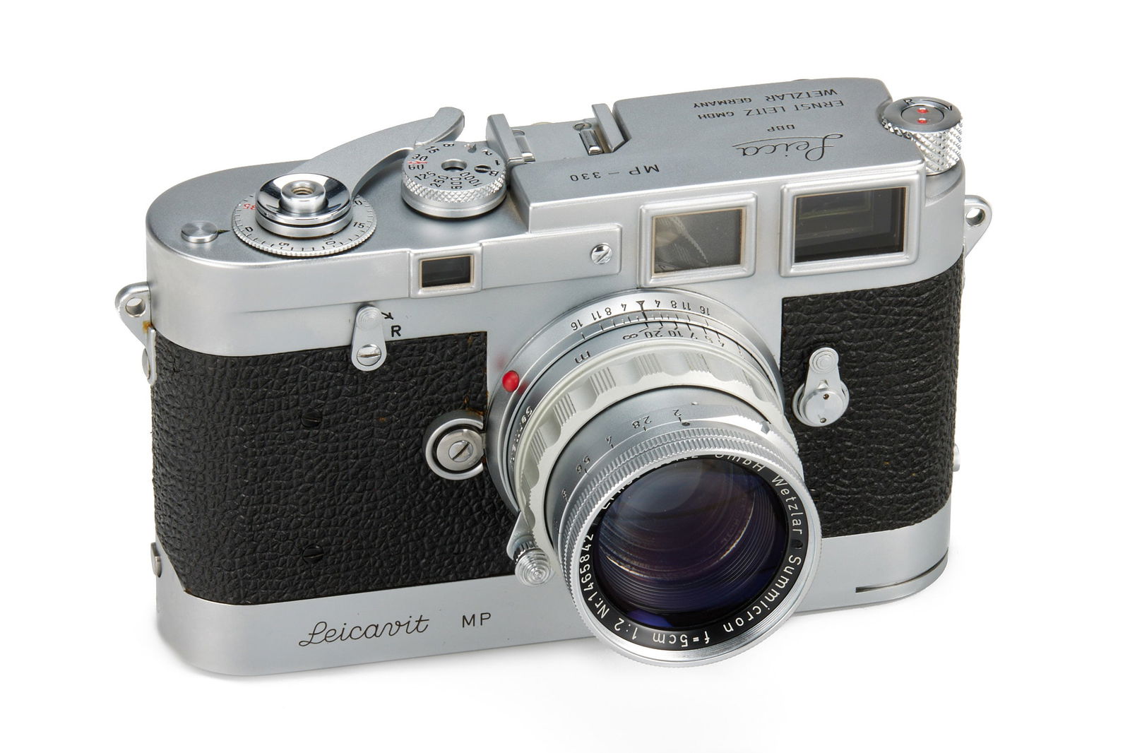 Leica MP Chrome + Summicron 2/5cm: SN: MP-330 Year/Baujahr: 1957 Condition/Zustand: A/B English Chrome MP in fully original, never restored or modified, near mint and perfect working condition (P-330 engraved on the c