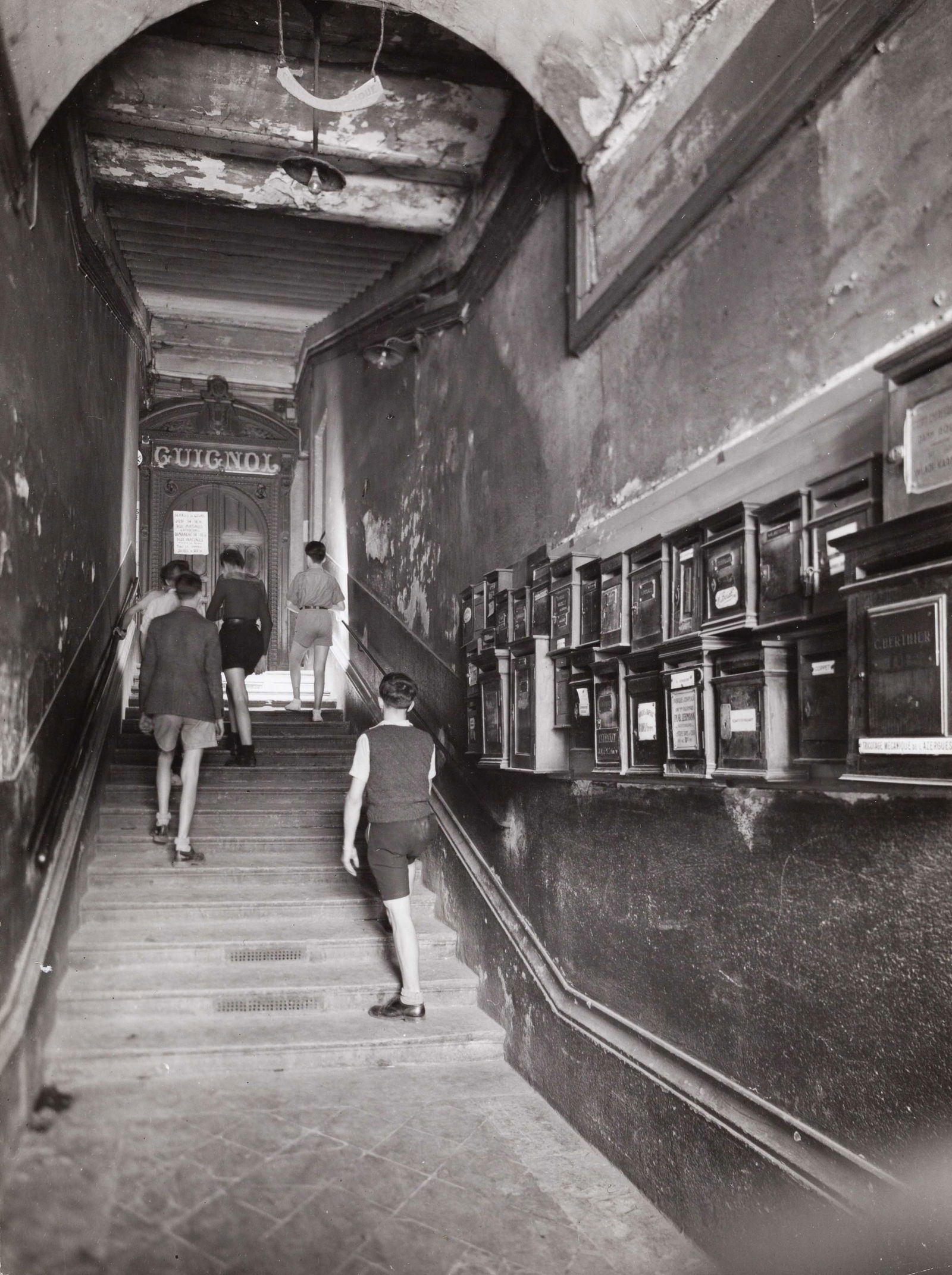 ROBERT DOISNEAU (1912–1994) (1 of 2)