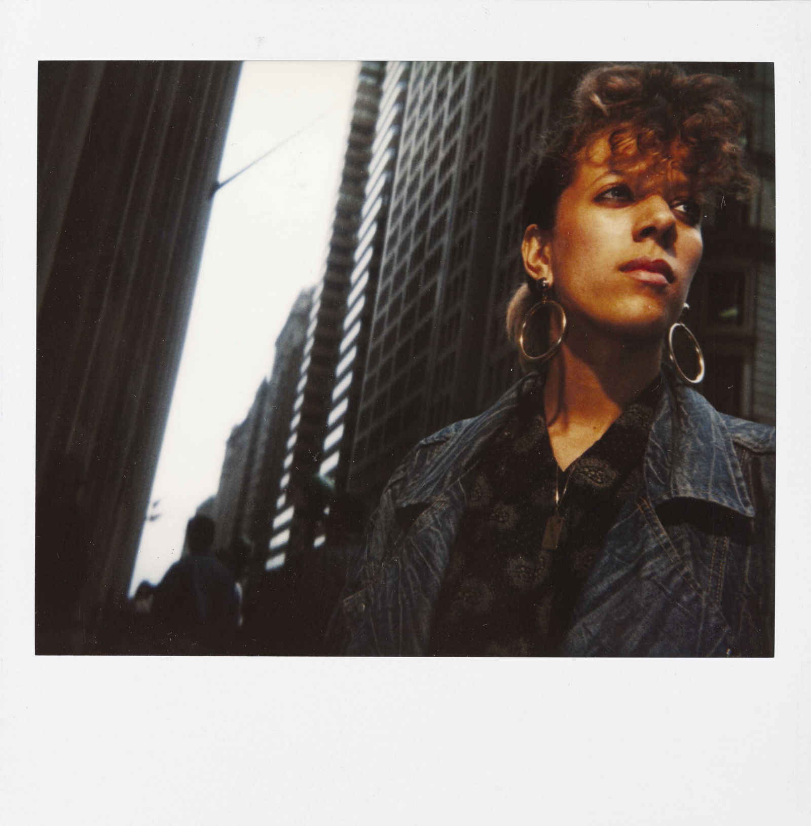 MARY ELLEN MARK (1940–2015): MARY ELLEN MARK (1940–2015) | From the series 'New York portraits', New York City 1987 Image Size: 7.4 x 9.1 cm English Unique Polaroid Spectra 10.3 x 10.1 cm, in excellent condition. Photograph