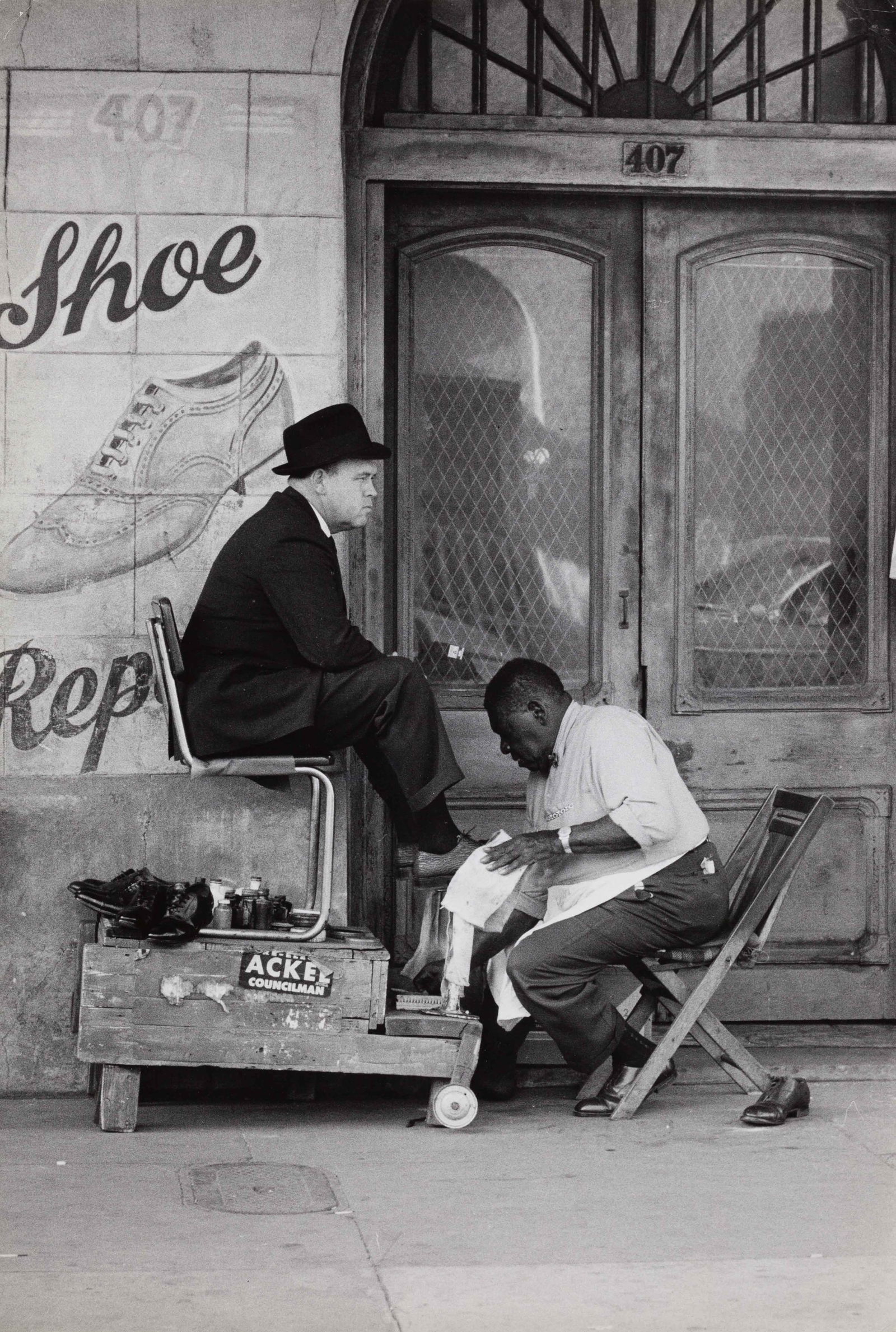 MAX SCHELER (1928–2003) | Shoeshine trade, USA, 1975 (1 of 1)