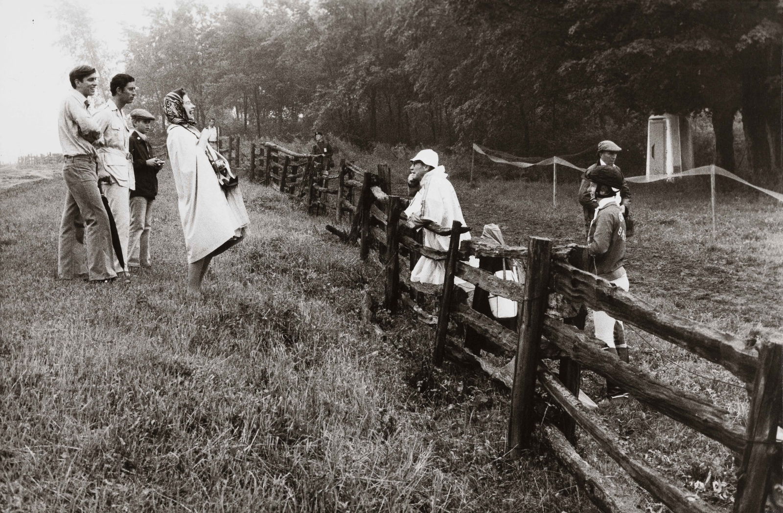 NIK WHEELER (*1939) | Queen Elisabeth with Charles, Andrew, Edward and Princess Anne, Bromont, 1976: Vintage print, 20 x 31 cm, stamped