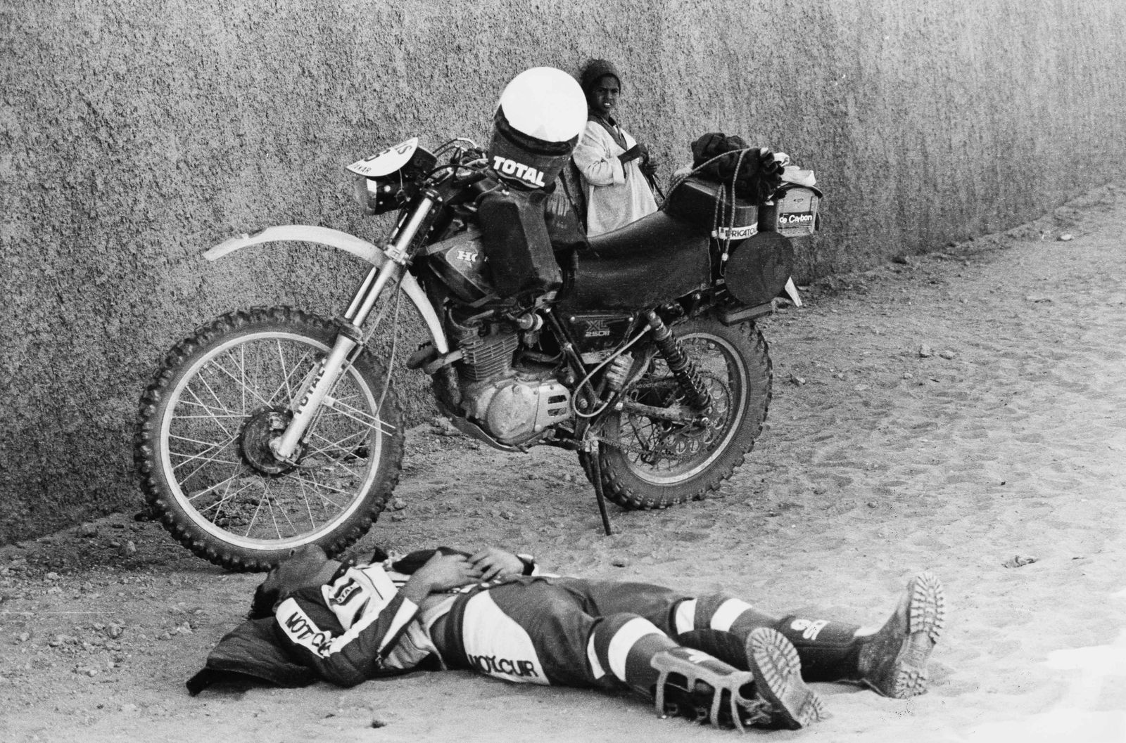 PIETRI SIMON | Paris Dakar, 1980: Vintage print, 20 x 30 cm, stamped