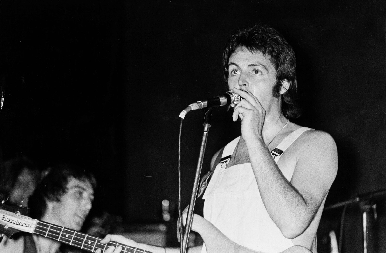 CLAUDE WHERLÉ (1919–2002) | Paul McCartney, Hôtel du Cap-Eden-Roc, France, 1972: Vintage print, 20 x 30 cm, stamped