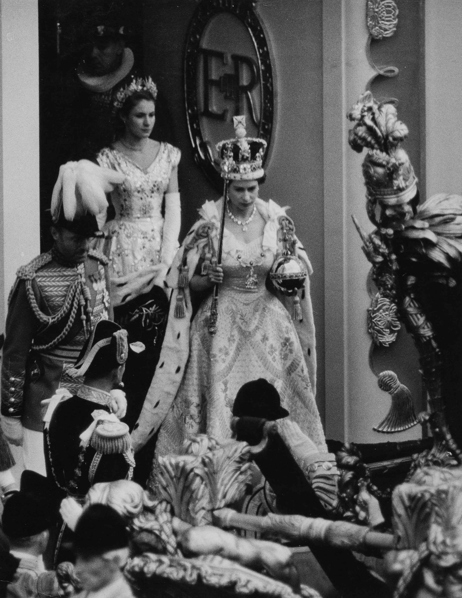 PAUL POPPER (before 1933–1969) | The newly crowned Queen Elisabeth II., 1953 (1 of 1)