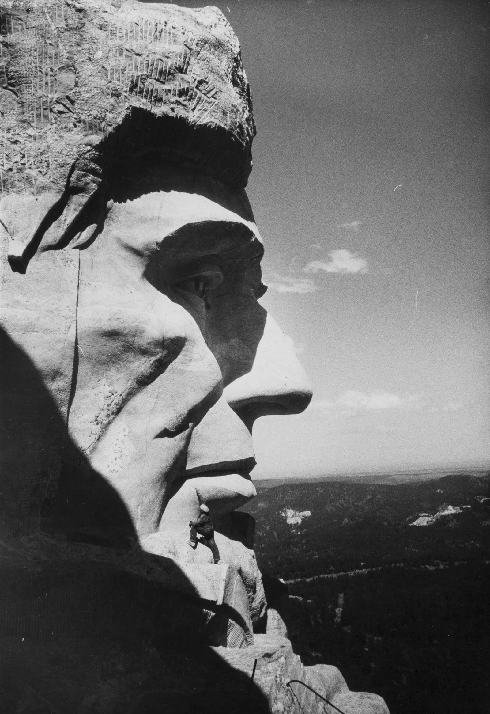 JOHN R. HAMILTON (1923–1997) | Mount Rushmore, 1958: Vintage print, 25 x 18 cm, stamped