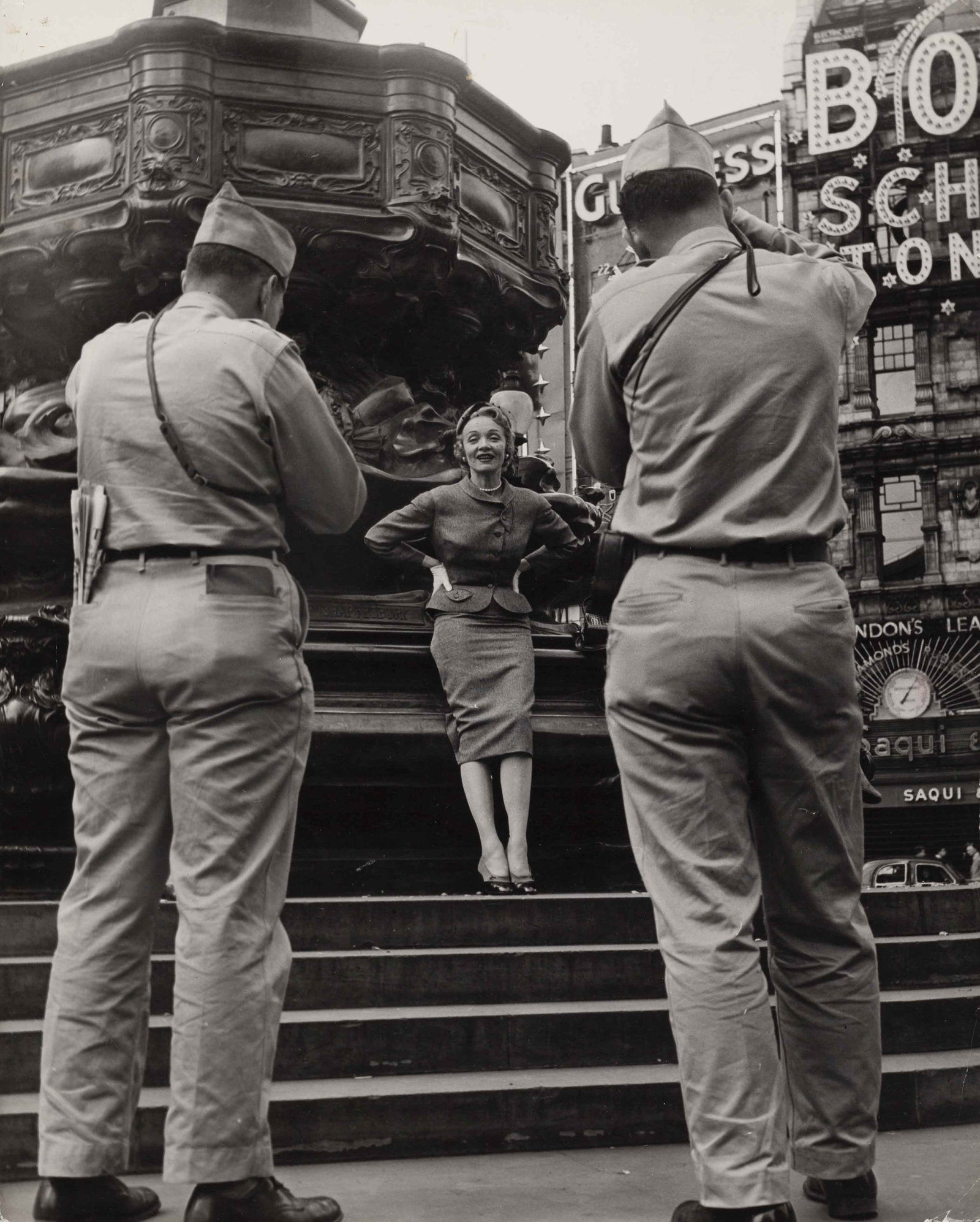 IZIS (1911–1980) | Marlene Dietrich, London: Vintage print, 30 x 24 cm, stamped