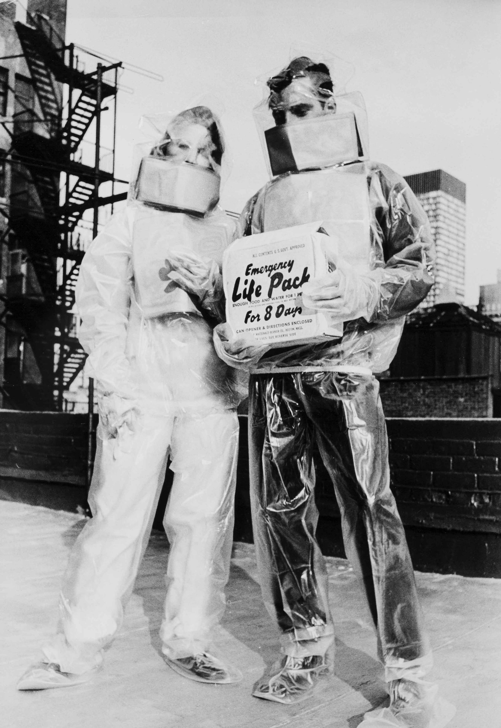 MAX SCHELER (1928–2003) | Nuclear protection hysteria USA, 1965: Vintage print, 30 x 21 cm, stamped