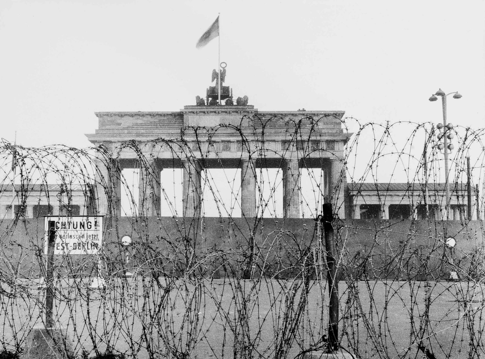 RUDOLF HENSCHEL | Brandenburg Gate, Berlin, 1965: Vintage print, 17 x 23 cm, stamped