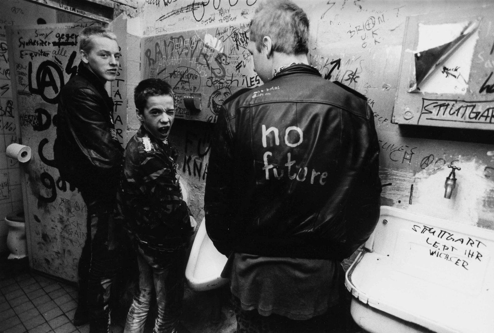 RAINER BALD | Punks, Berlin, 1983: Vintage print, 20 x 29 cm, stamped