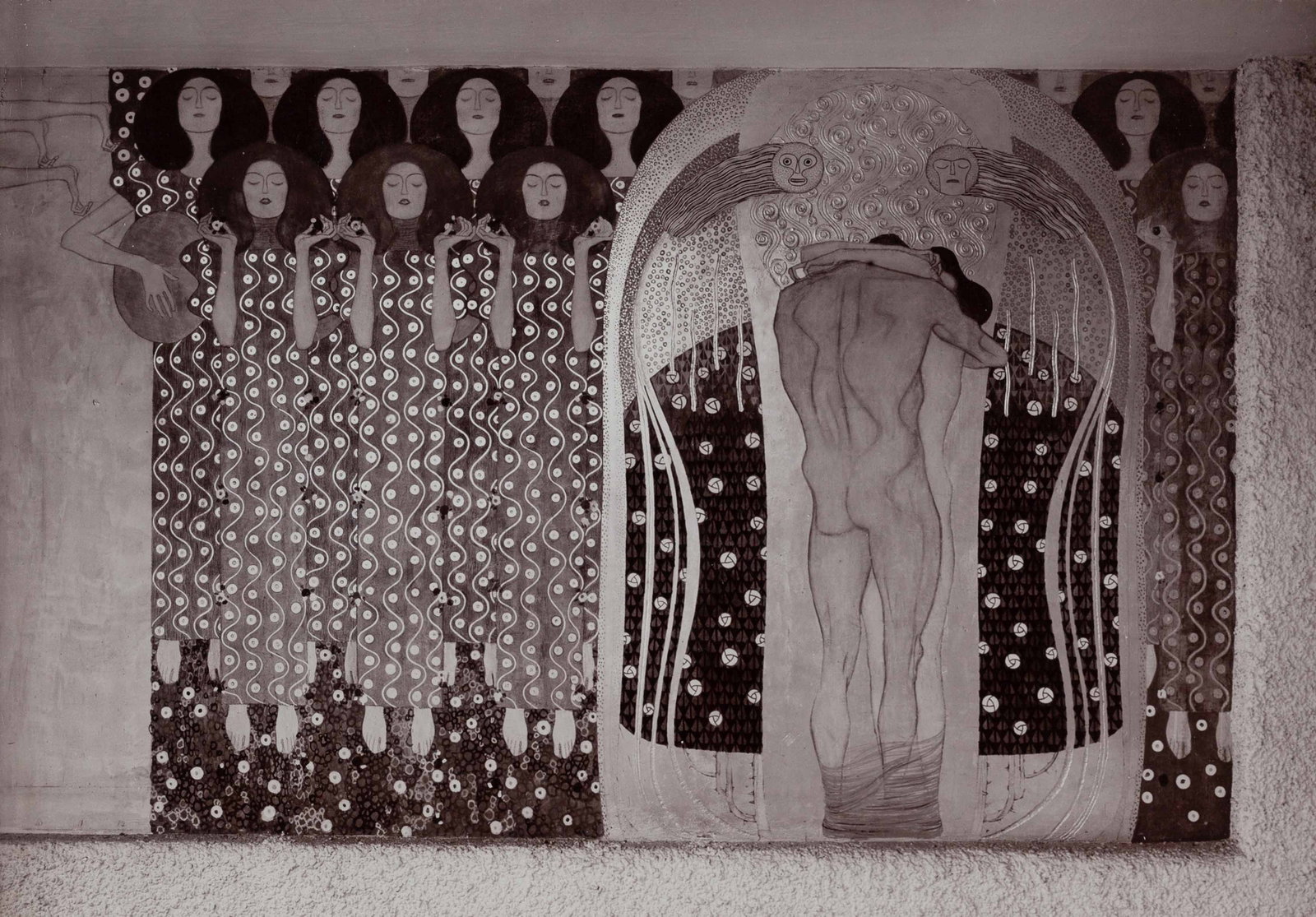 MORIZ NÄHR (1859–1945) : MORIZ NÄHR (1859–1945) | The Kiss' from Gustav Klimt's 'Beethoven frieze', Vienna c. 1902 Image size: 17.7 x 25.4 cm English Vintage collodion print on glossy paper, flush-mounted on origin