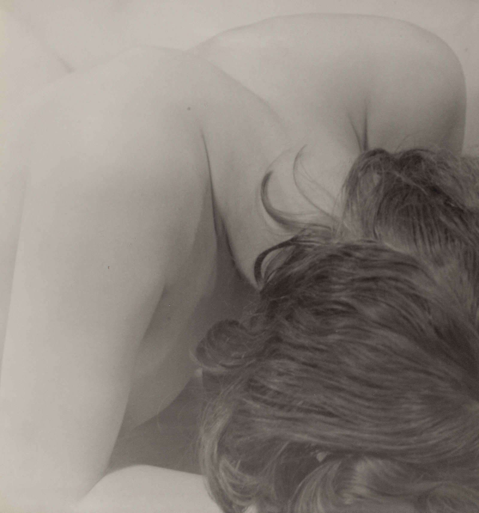 FEDERICO VENDER (1901–1998): FEDERICO VENDER (1901–1998) | Nude study (woman's neck), Milano c. 1947 Image Size: 30.7 x 29 cm English Vintage gelatin silver print on Agfa Portriga paper, in excellent condition.