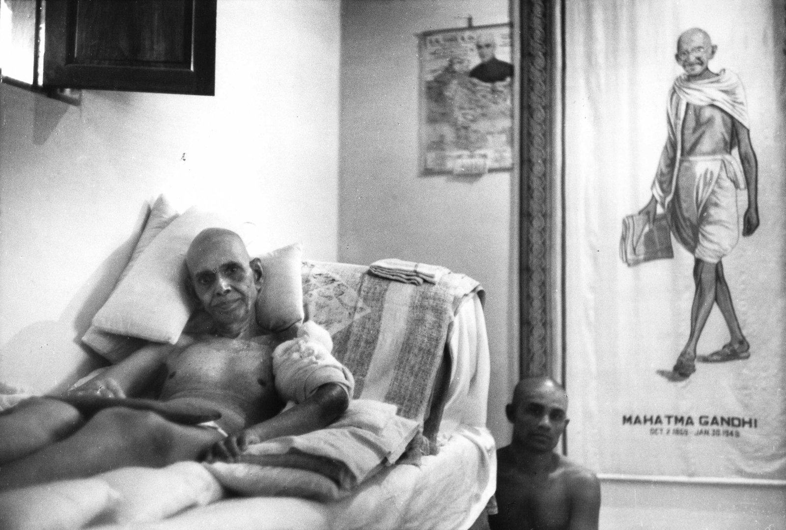 HENRI CARTIER-BRESSON (1908–2004): HENRI CARTIER-BRESSON (1908–2004) | Ramana Maharshi, Sri Ramana Ashram, India 1950 Image Size: 16.1 x 23.8 cm English Gelatin silver print, printed later, c. 20 x 25 cm, in very good condition.