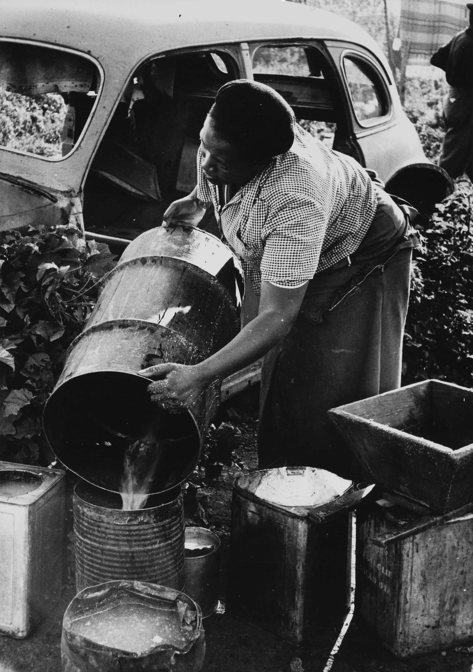ERNEST COLE (1940–1990): ERNEST COLE (1940–1990) | Shebeen, from the series for 'House of Bondage', South Africa c. 1965 Image Size: c. 18 x 25 cm English Rare vintage gelatin silver print on single-weight, glossy