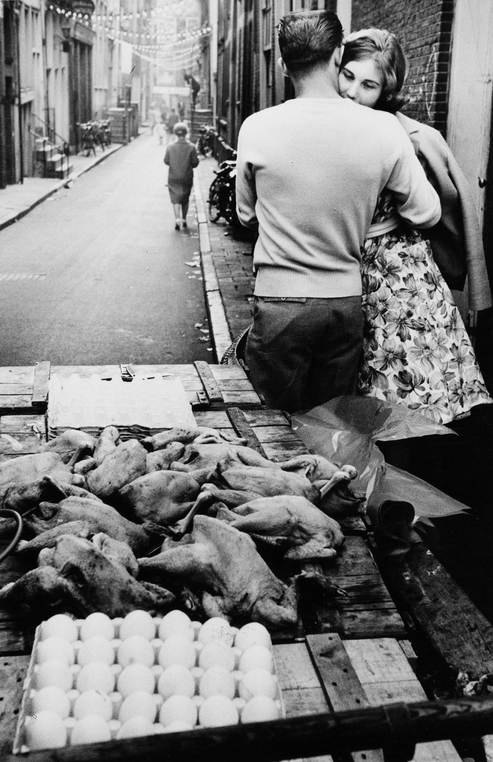 LEONARD FREED (1929–2006): LEONARD FREED (1929–2006) | Egg and chicken market stand, Amsterdam 1964 Image Size: 23.6 x 15.2 cm English Vintage gelatin silver print on single-weight, glossy Agfa Brovira paper, in very