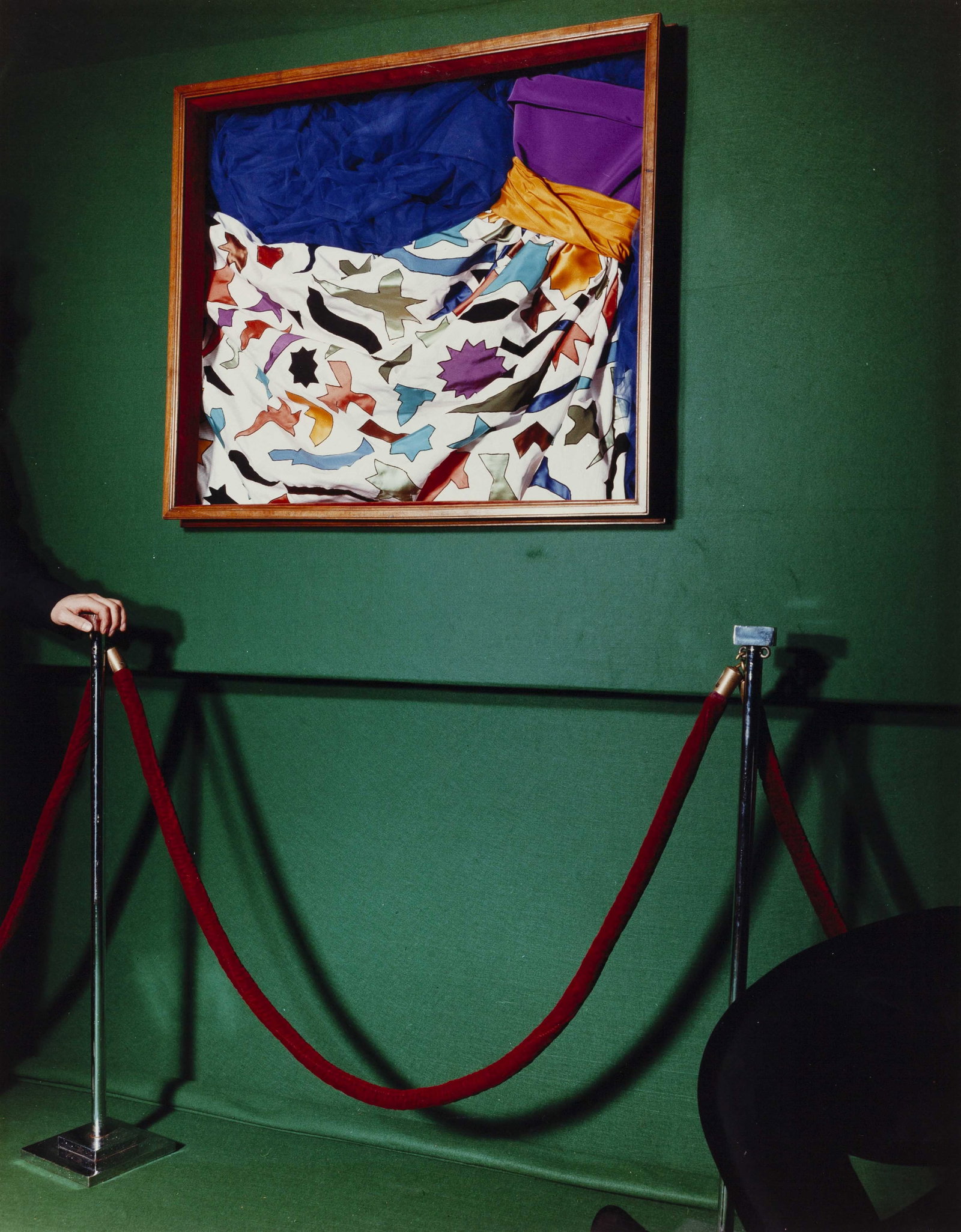 ANTONIO GUCCIONE (*1947): ANTONIO GUCCIONE (*1947) | 'Yves St. Laurent', Paris 1982 Image Size: 45.2 x 35.5 cm English Chromogenic print, printed later on Kodak paper, in very good condition. Titled in ink on the reverse. *