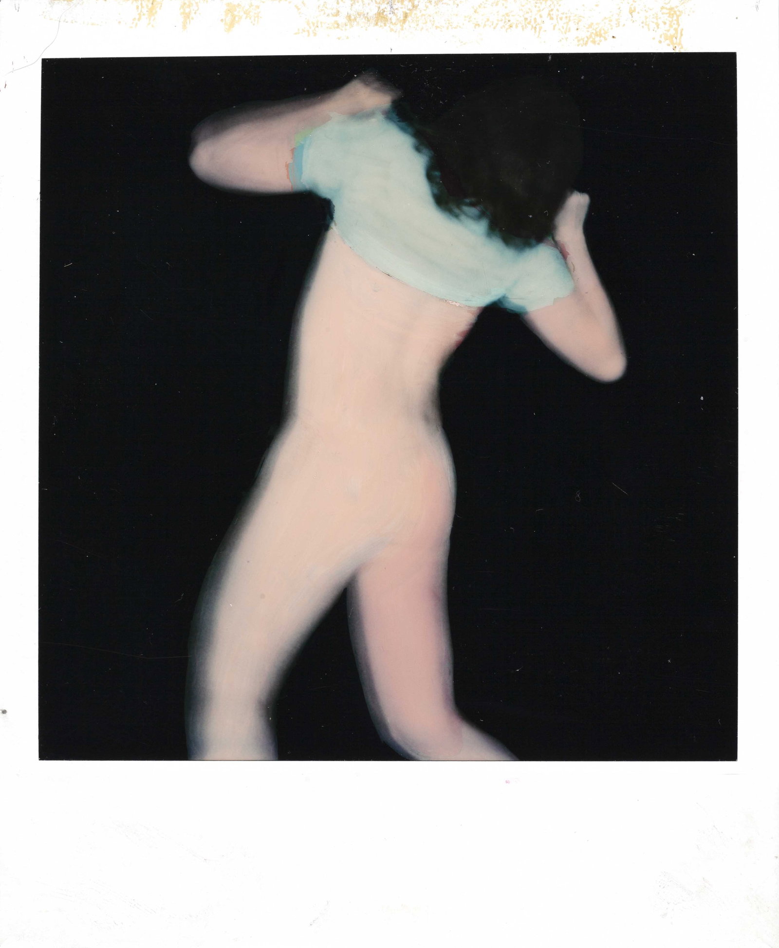 BRUCE CHARLESWORTH (*1950): BRUCE CHARLESWORTH (*1950) | Untitled, 1979 Image Size: 7.9 x 7.9 cm English Unique Polaroid SX-70, 10.8 x 8.9 cm, reverse-painted by the artist, in very good condition. Former Polaroid Coll. No.