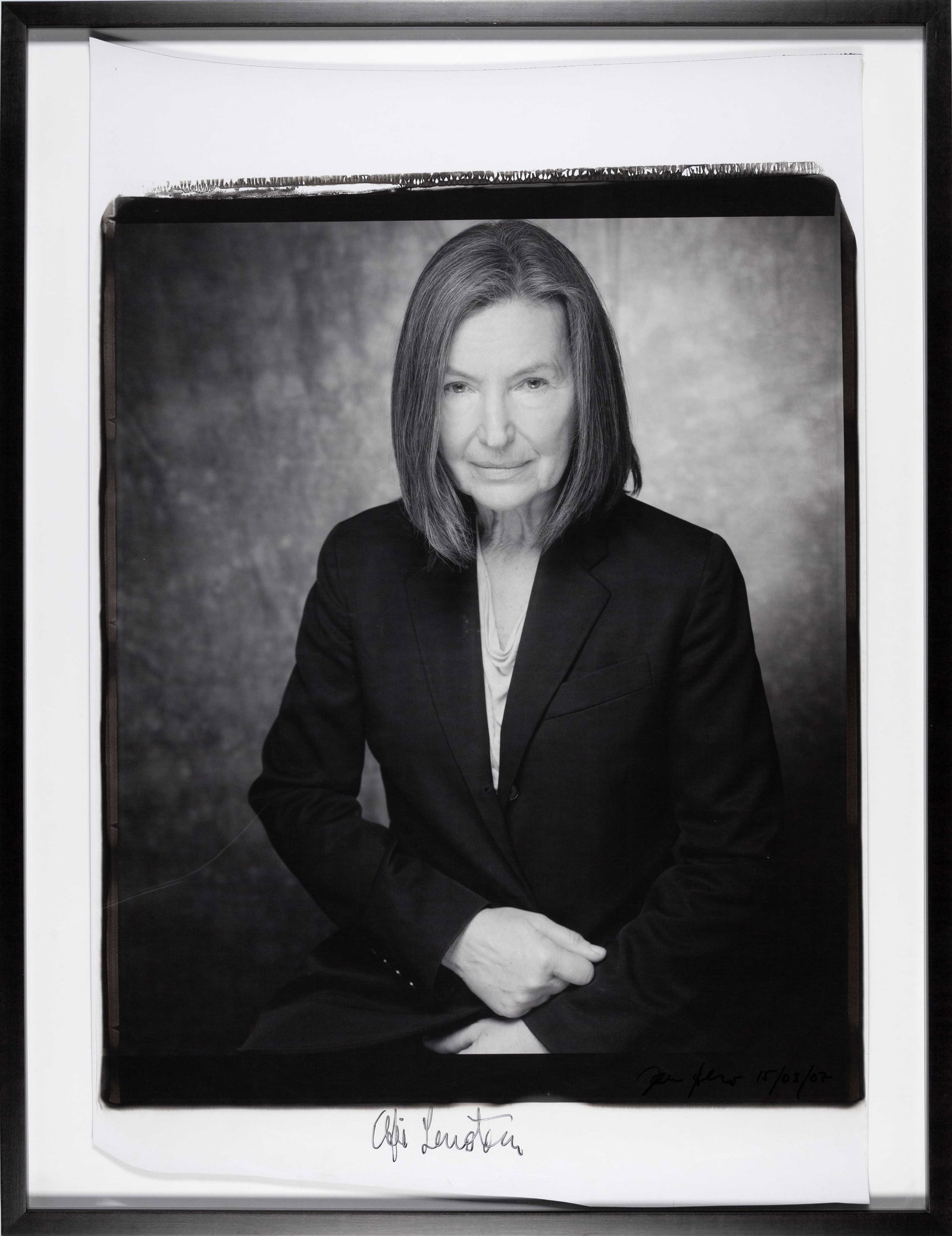 JAN HNIZDO (*1945): JAN HNIZDO (*1945) | Elfie Semotan, Vienna, March 15, 2007 Image Size: c. 61 x 52 cm English Unique Polaroid PolaPan 20x24 inch, c. 84 x 56 cm, mounted on cardboard, in excellent condition. Framed in