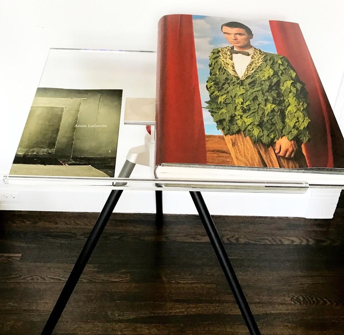 ANNIE LEIBOVITZ (*1949): ANNIE LEIBOVITZ (*1949) | 'Annie Leibovitz SUMO', limited AP edition with 'David Byrne' cover, New York 2014 Image Size: 50 x 69 cm English Hardcover book of enormous scale, published by Taschen, with