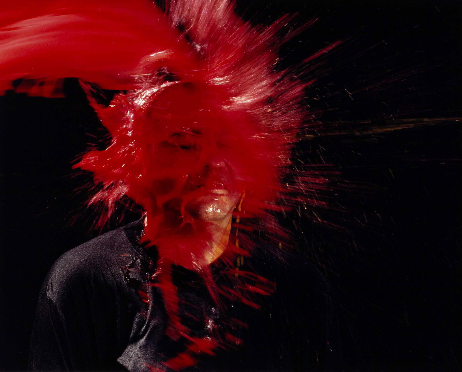 FRITZ SIMAK (*1955): FRITZ SIMAK (*1955) | 'Color pouring 16', 2003 Image Size: c. 25.2 x 31.3 cm English Chromogenic print on Kodak Endura paper 30.3 x 36.5 cm, in excellent condition. Photographer's copyright stamp,