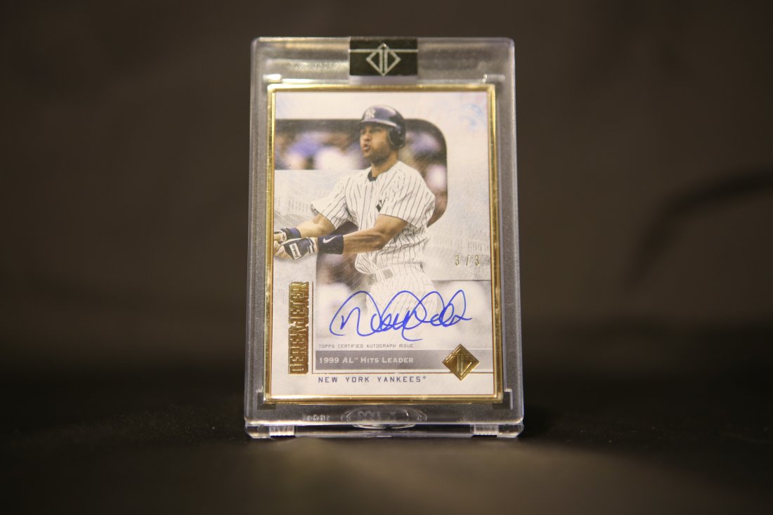 2020 Topps Transcendent Captains Collection # DJCA-9 Derek Jeter Autograph Card 3/3 (1 of 2)