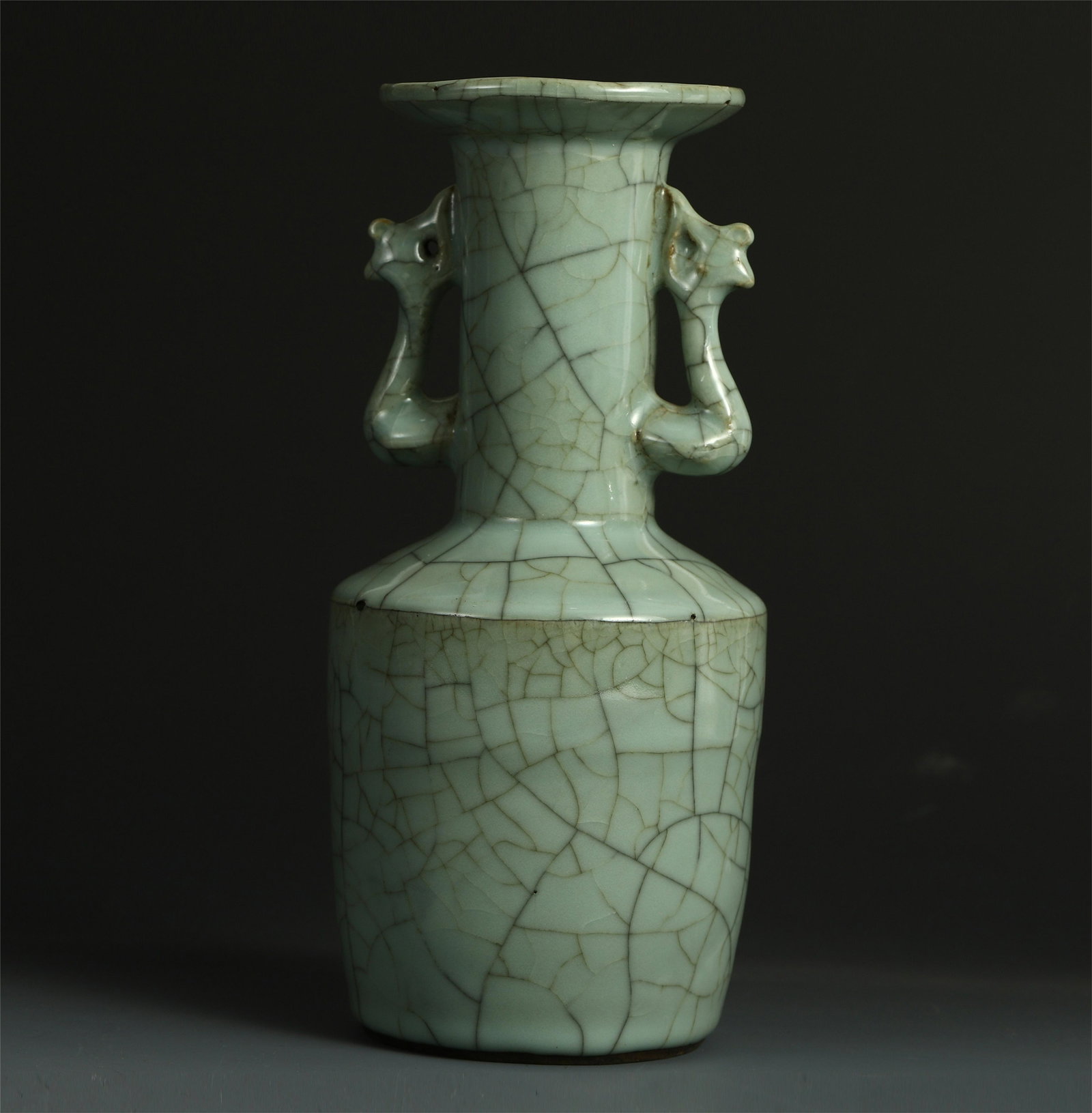 CHINESE PORCELAIN GE WARE CRACKED GLAZE VASE: CHINESE PORCELAIN GE WARE CRACKED GLAZE VASE. 21Ã—9 cm. Local pickup in our NJ warehouse available. Shipping cost $30 to US 48 states and $100 for oversea delivery. Combined shipping available to s