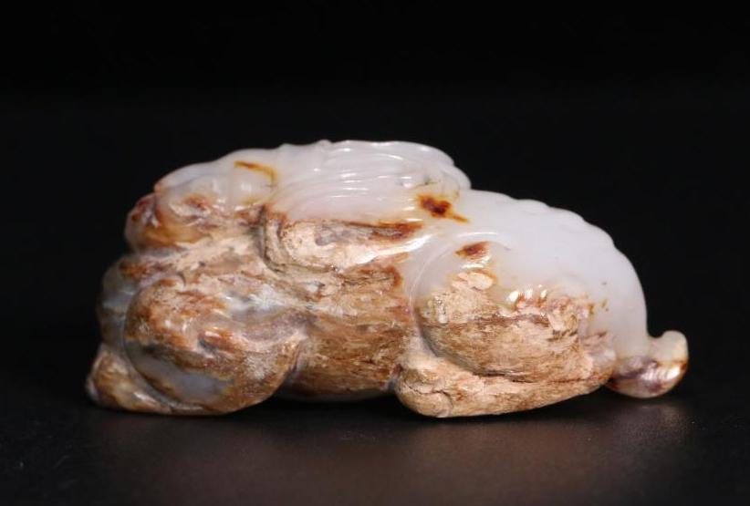 CHINESE NEPHRITE JADE BEAST TABLE ITEM: CHINESE NEPHRITE JADE BEAST TABLE ITEM. 5.45 cm by 2.7 cm by 2.4mmWeight 49.45 gram. Local pickup in our NJ warehouse available. Shipping cost $30 to US 48 states and $100 for oversea delivery. Combin